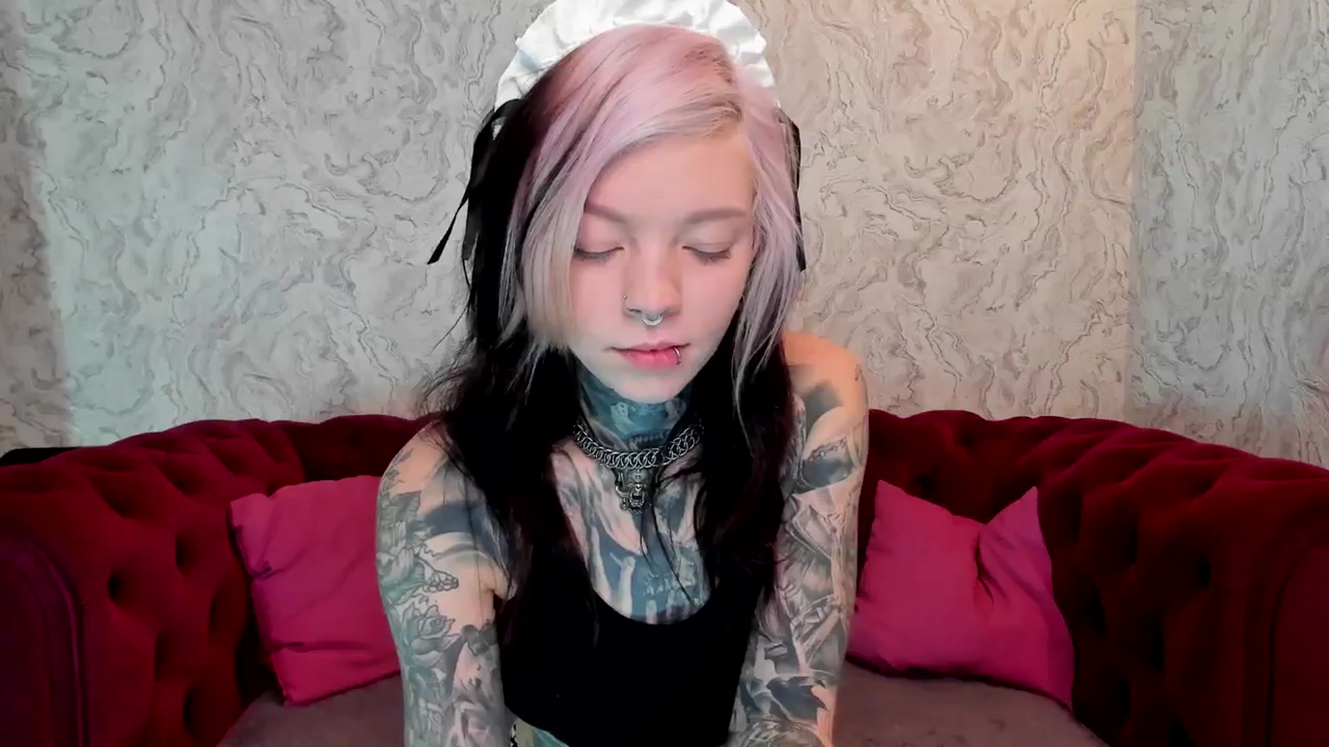 Gallery image thumbnail from LiluKayden's myfreecams stream on, 12/27/2024, 16:28 image 5 of 20