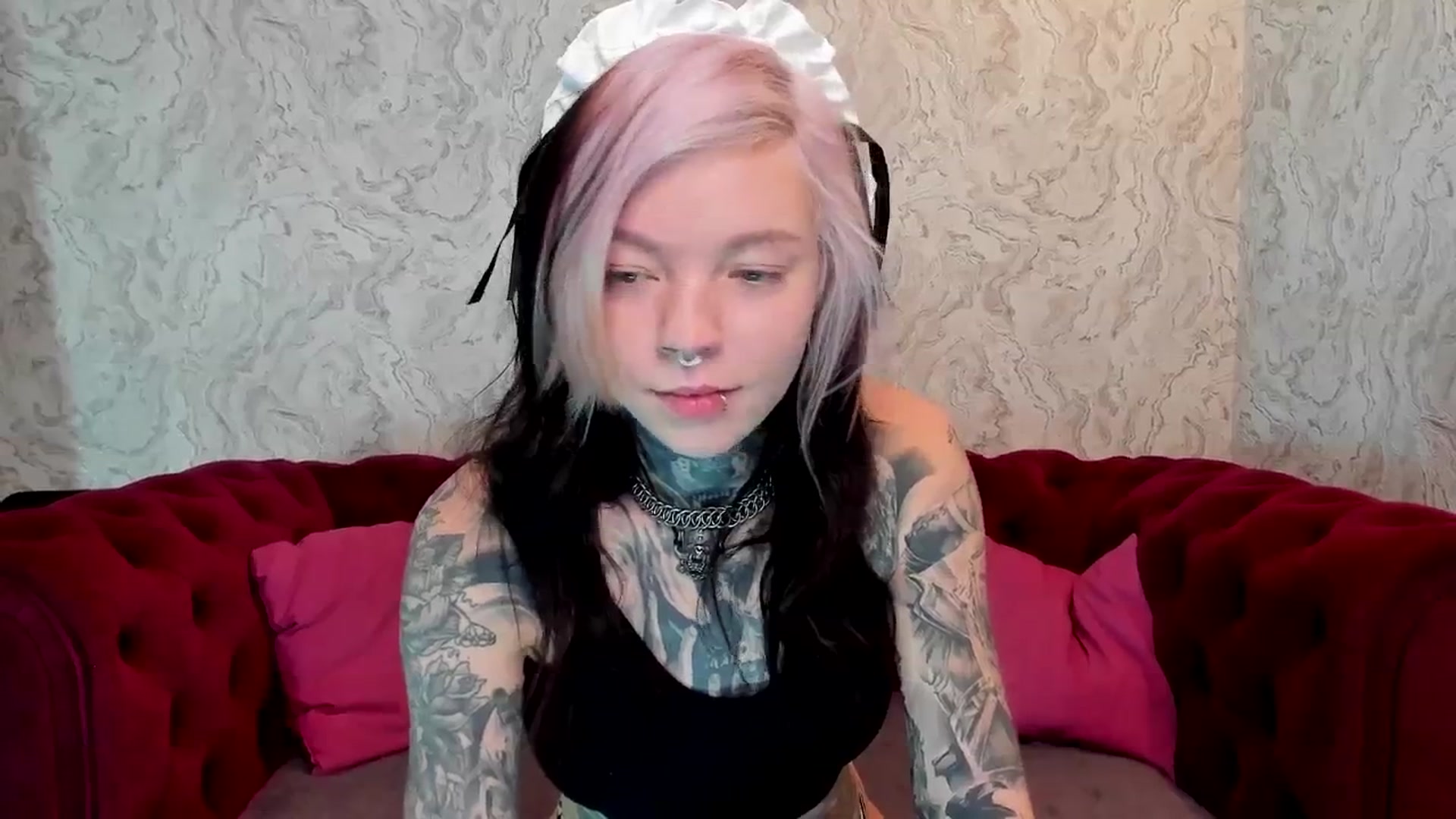 Gallery image thumbnail from LiluKayden's myfreecams stream on, 12/27/2024, 16:28 image 4 of 20