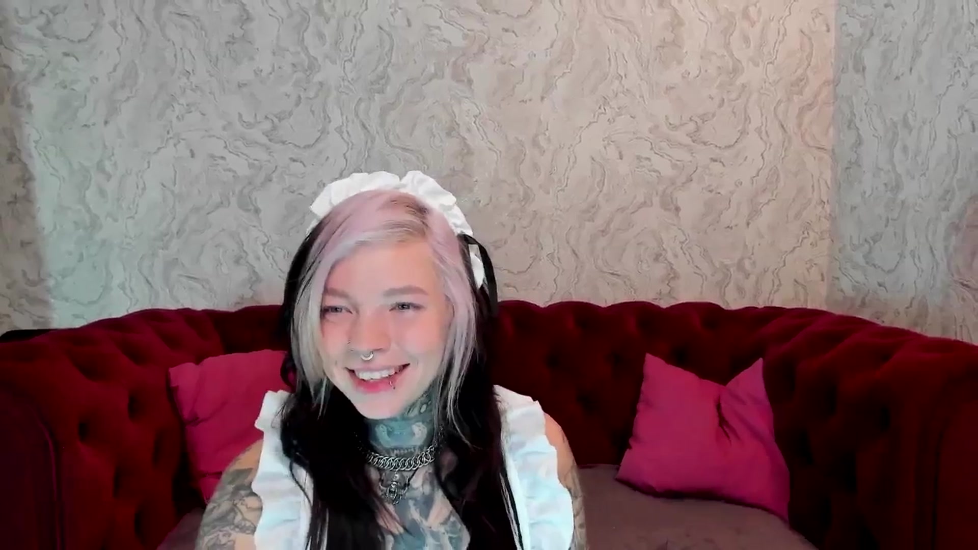 Gallery image thumbnail from LiluKayden's myfreecams stream on, 12/27/2024, 16:28 image 14 of 20