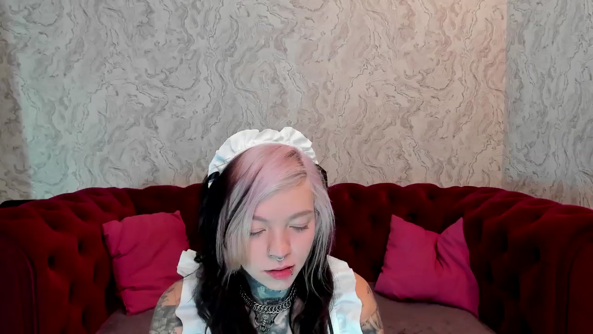 Gallery image thumbnail from LiluKayden's myfreecams stream on, 12/27/2024, 16:28 image 19 of 20