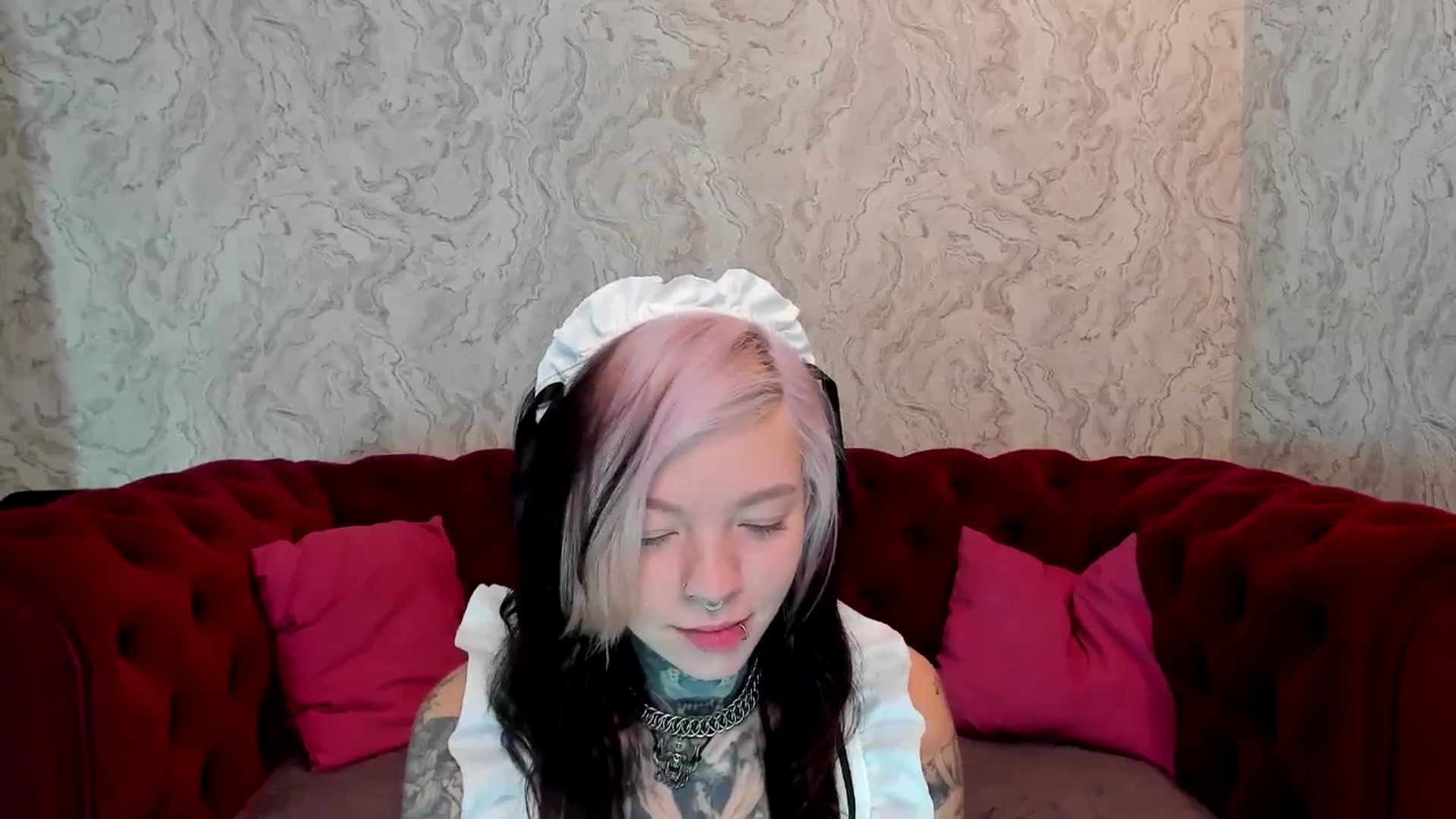 Gallery image thumbnail from LiluKayden's myfreecams stream on, 12/27/2024, 16:28 image 11 of 20
