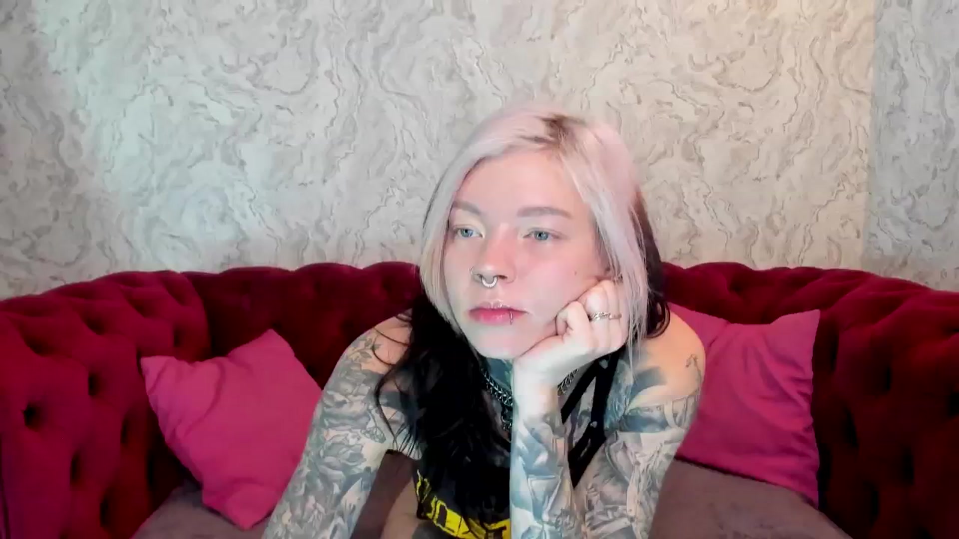 Gallery image thumbnail from LiluKayden's myfreecams stream on, 12/30/2024, 18:48 image 4 of 20