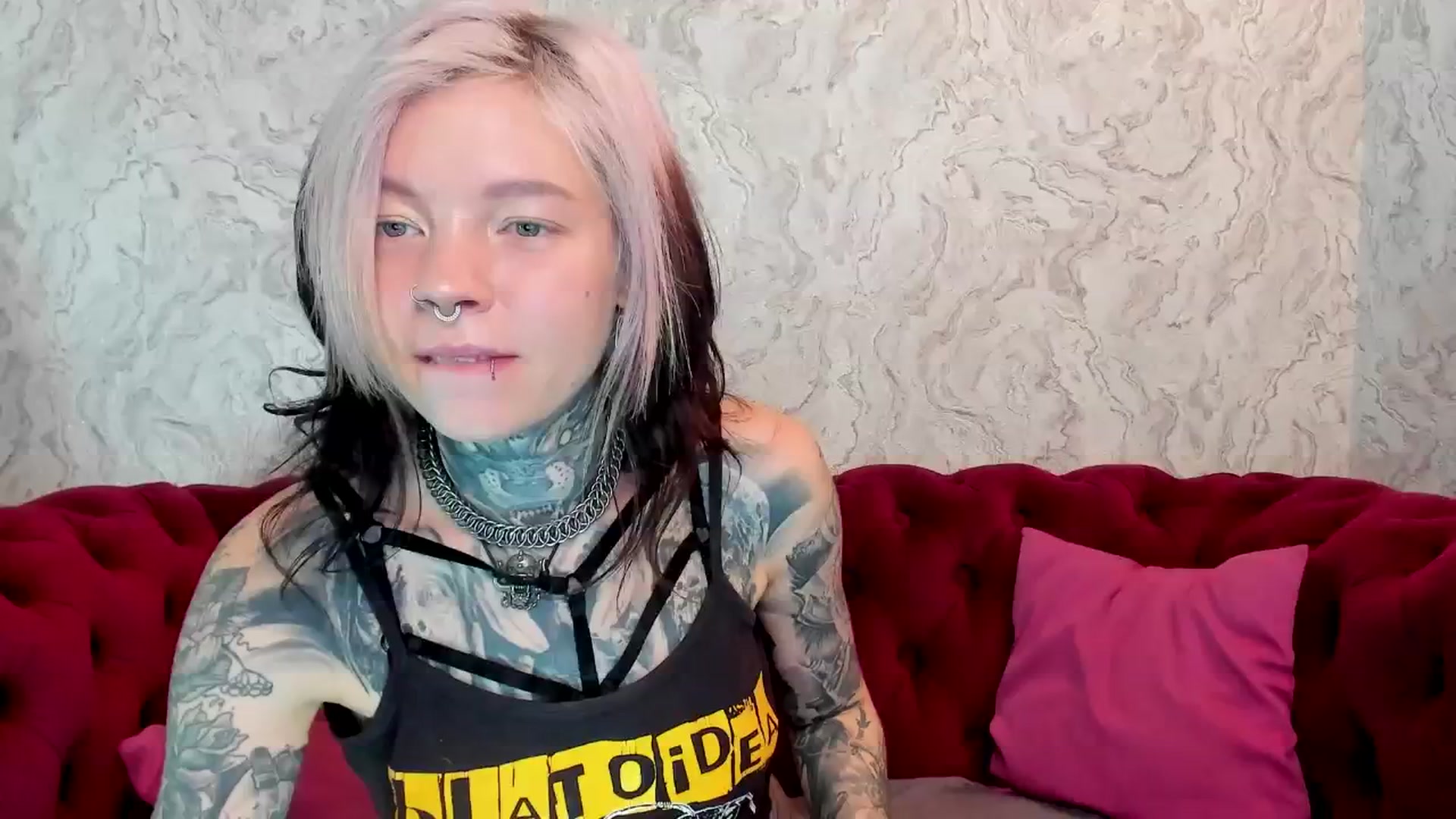 Gallery image thumbnail from LiluKayden's myfreecams stream on, 12/30/2024, 18:48 image 13 of 20