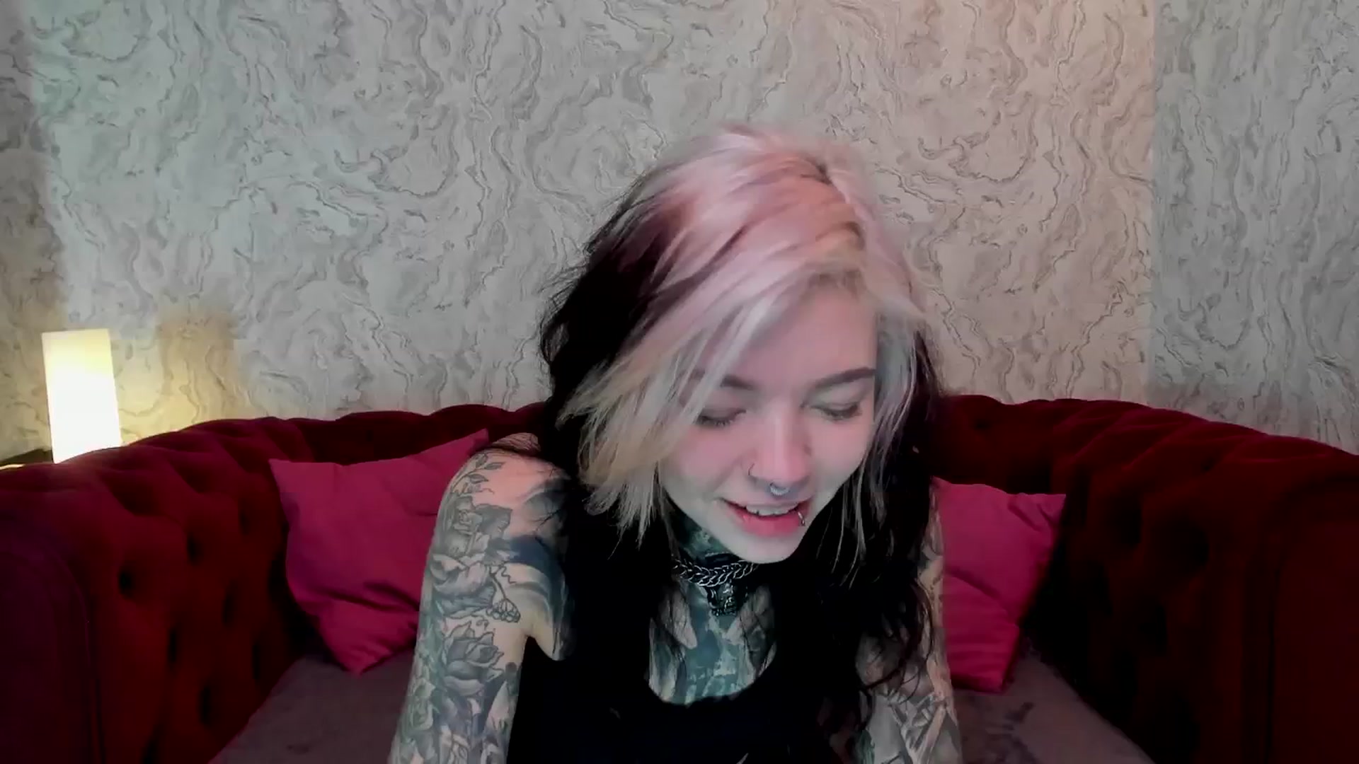 Gallery image thumbnail from LiluKayden's myfreecams stream on, 01/04/2025, 15:19 image 13 of 20