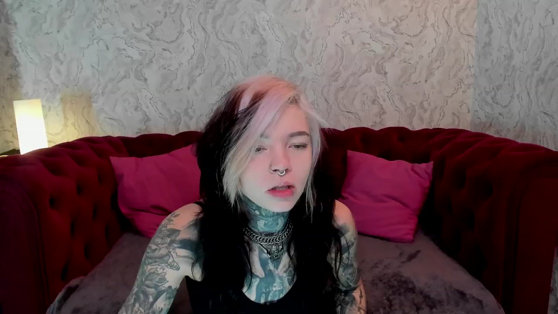 Gallery image thumbnail from LiluKayden's myfreecams stream on, 01/04/2025, 15:19 image 6 of 20