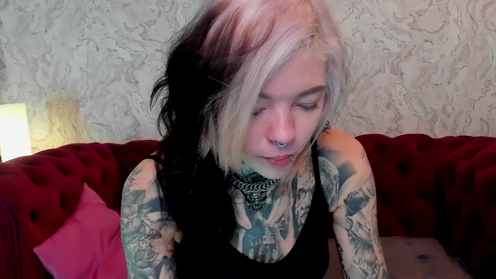 Gallery image thumbnail from LiluKayden's myfreecams stream on, 01/04/2025, 18:39 image 6 of 20