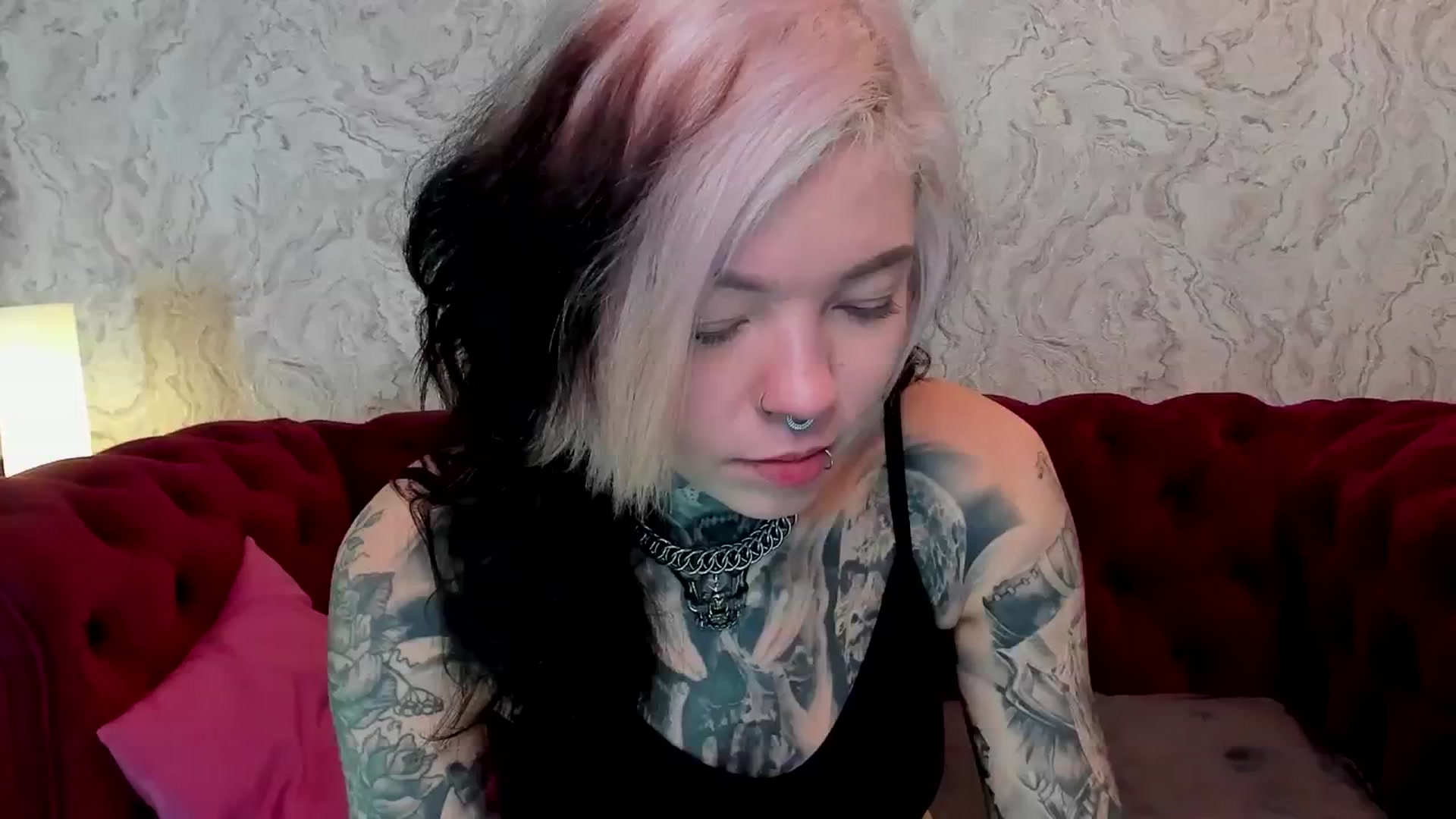 Gallery image thumbnail from LiluKayden's myfreecams stream on, 01/04/2025, 18:39 image 8 of 20