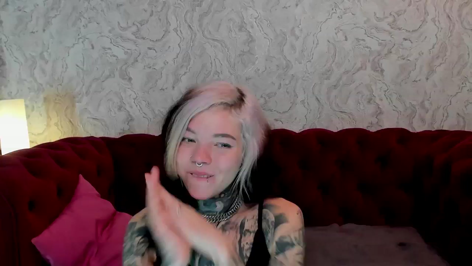 Gallery image thumbnail from LiluKayden's myfreecams stream on, 01/04/2025, 18:39 image 13 of 20