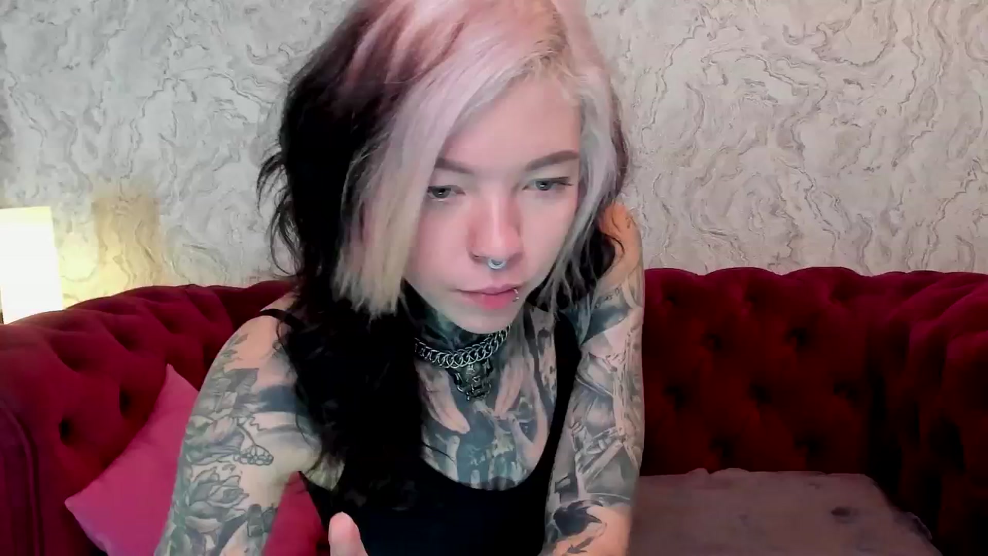 Gallery image thumbnail from LiluKayden's myfreecams stream on, 01/04/2025, 18:39 image 18 of 20
