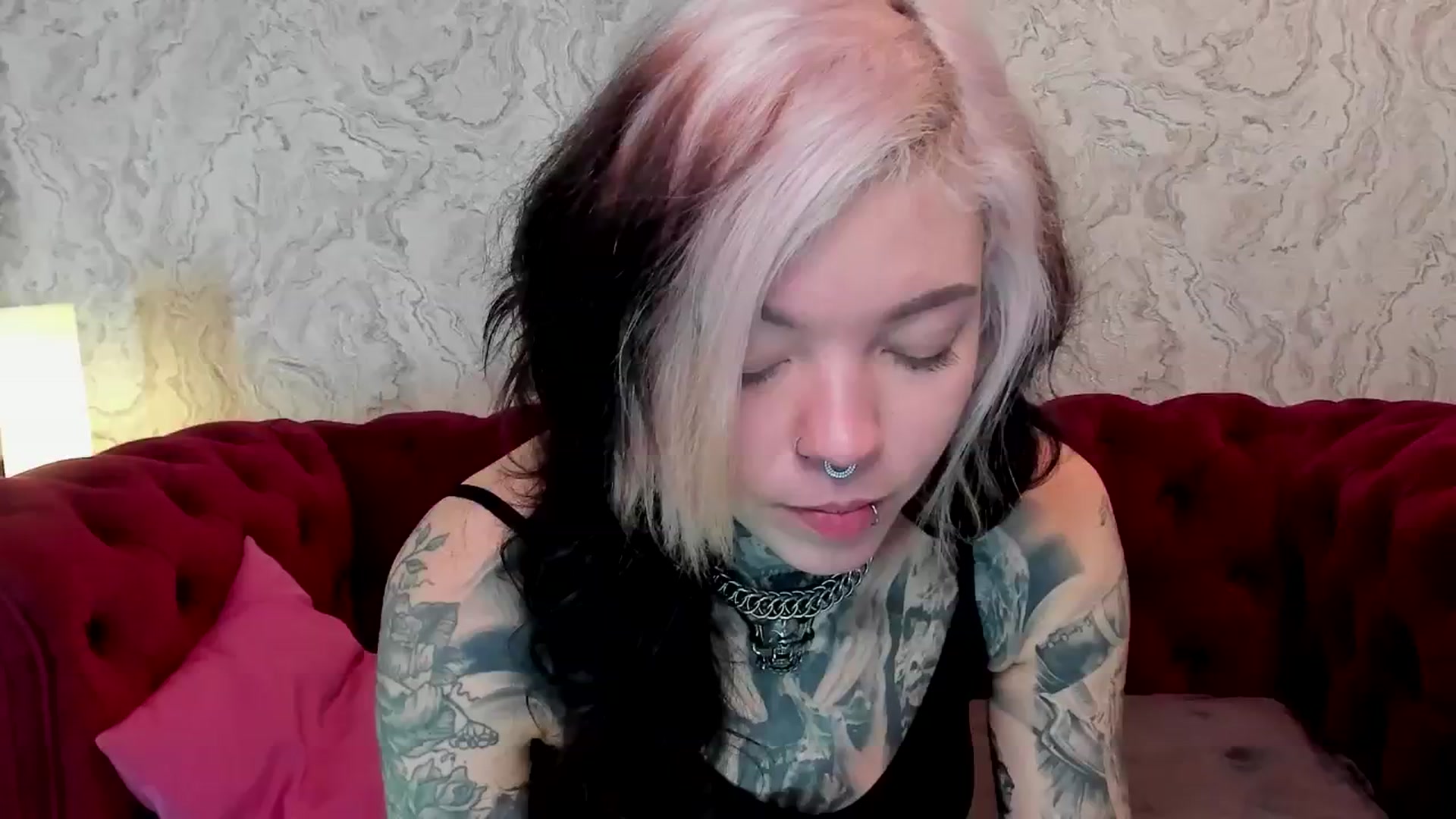 Gallery image thumbnail from LiluKayden's myfreecams stream on, 01/04/2025, 18:39 image 17 of 20