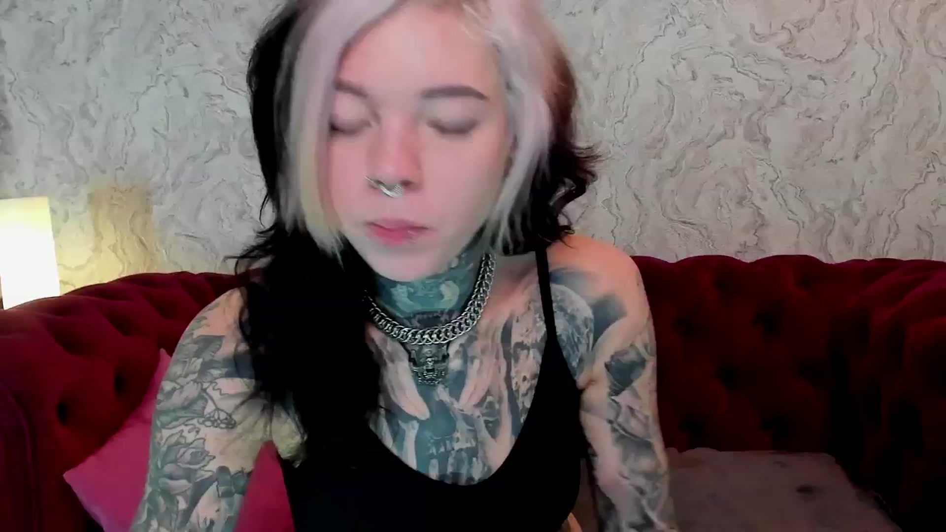 Gallery image thumbnail from LiluKayden's myfreecams stream on, 01/04/2025, 18:39 image 10 of 20