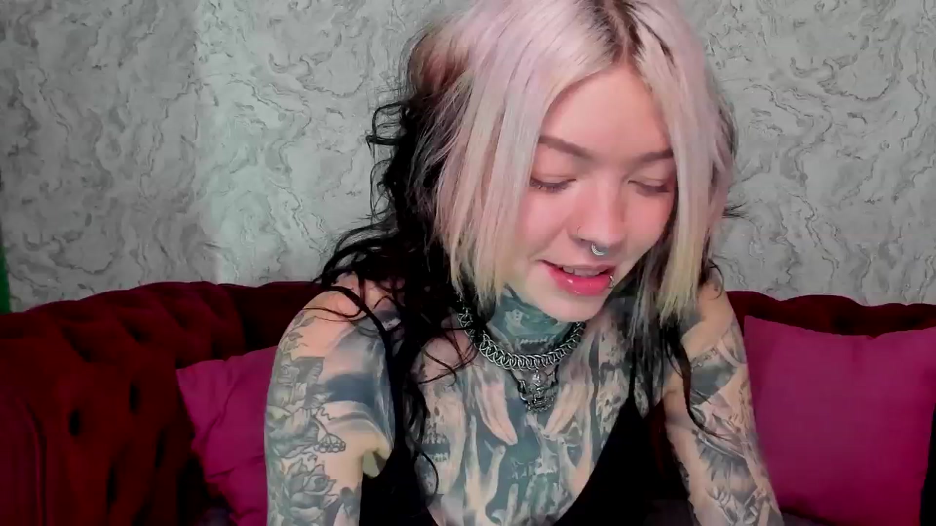 Gallery image thumbnail from LiluKayden's myfreecams stream on, 01/07/2025, 17:33 image 5 of 20