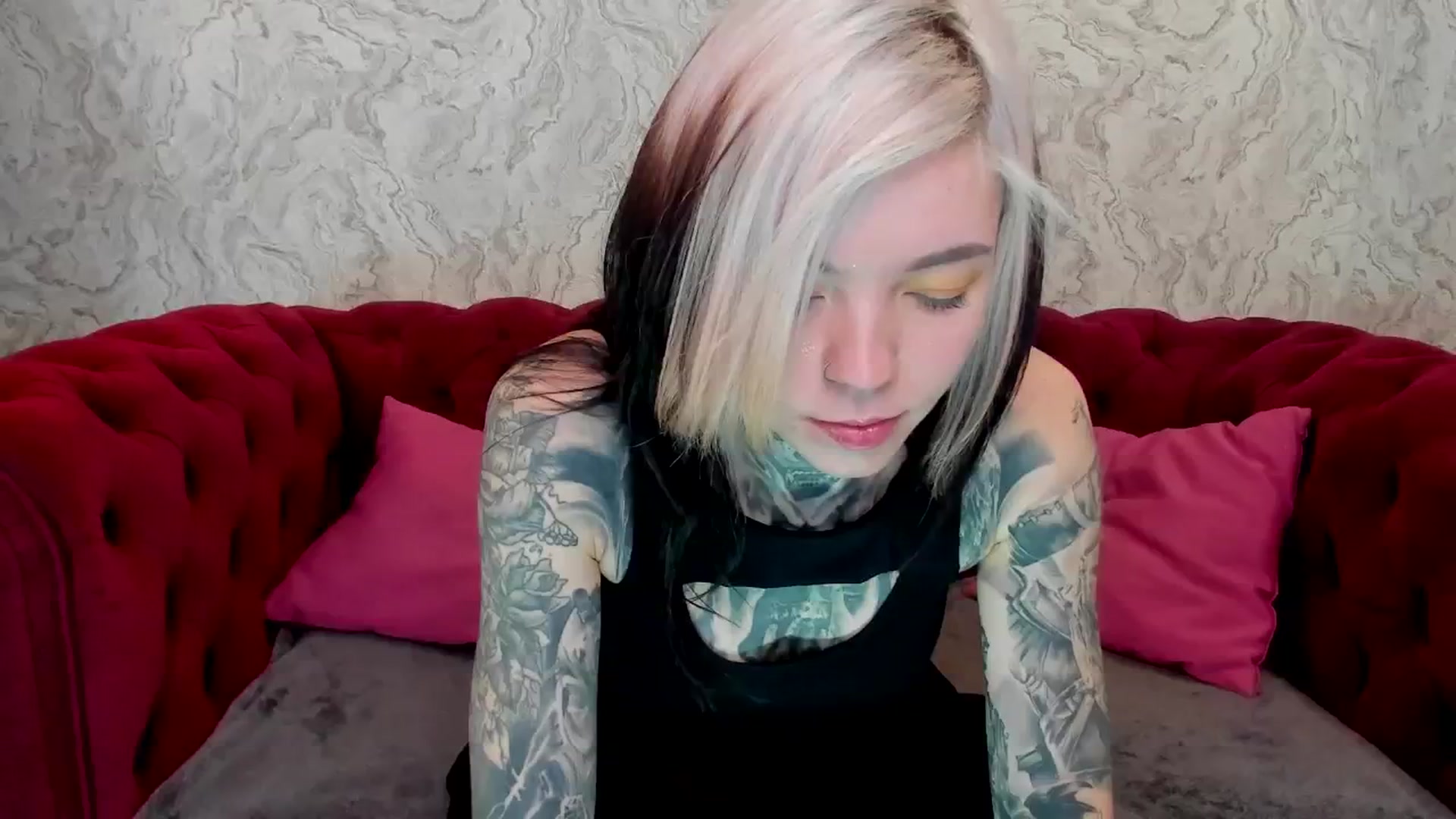 Gallery image thumbnail from LiluKayden's myfreecams stream on, 01/15/2025, 17:07 image 14 of 20