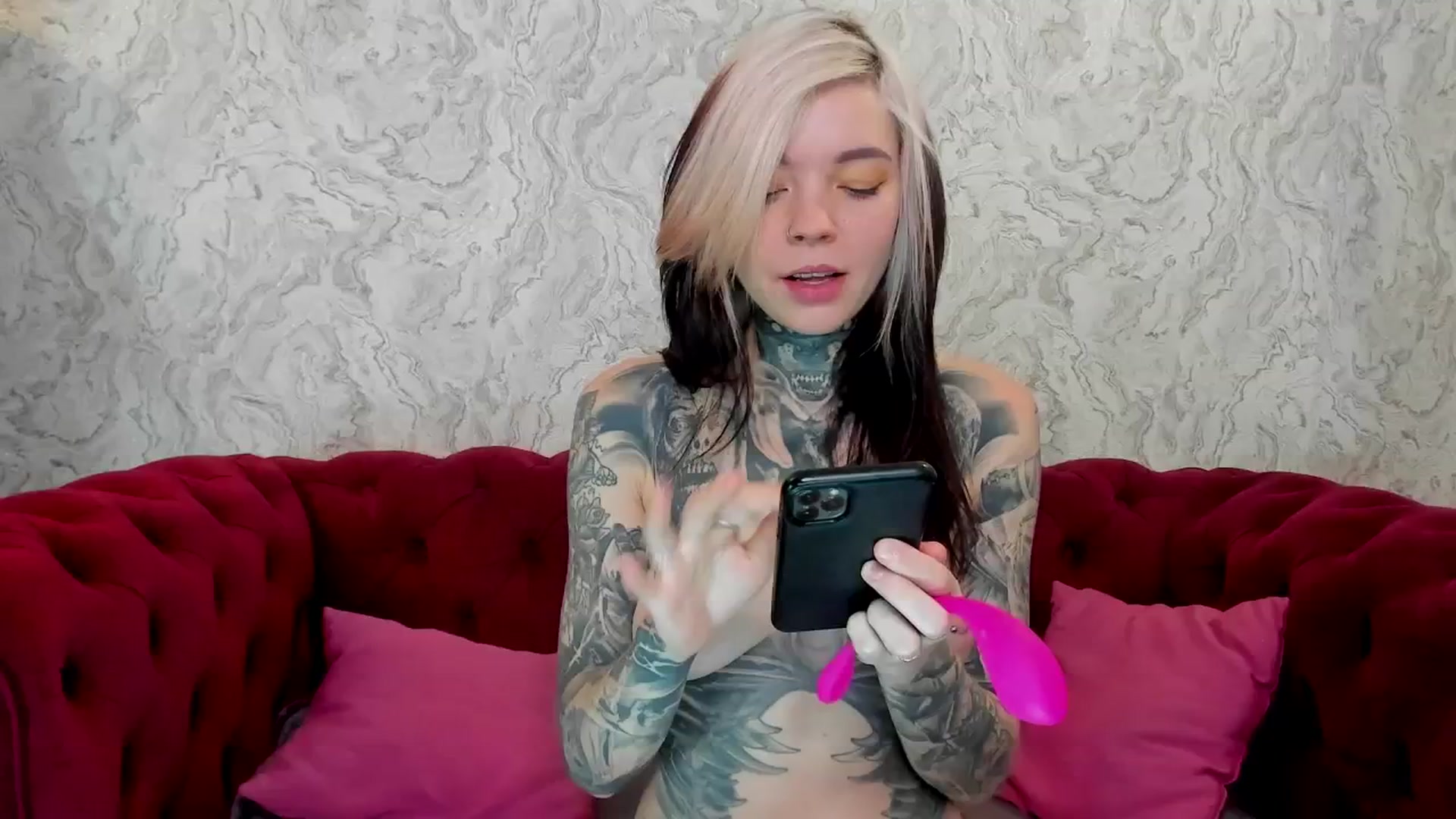 Gallery image thumbnail from LiluKayden's myfreecams stream on, 01/15/2025, 17:07 image 19 of 20