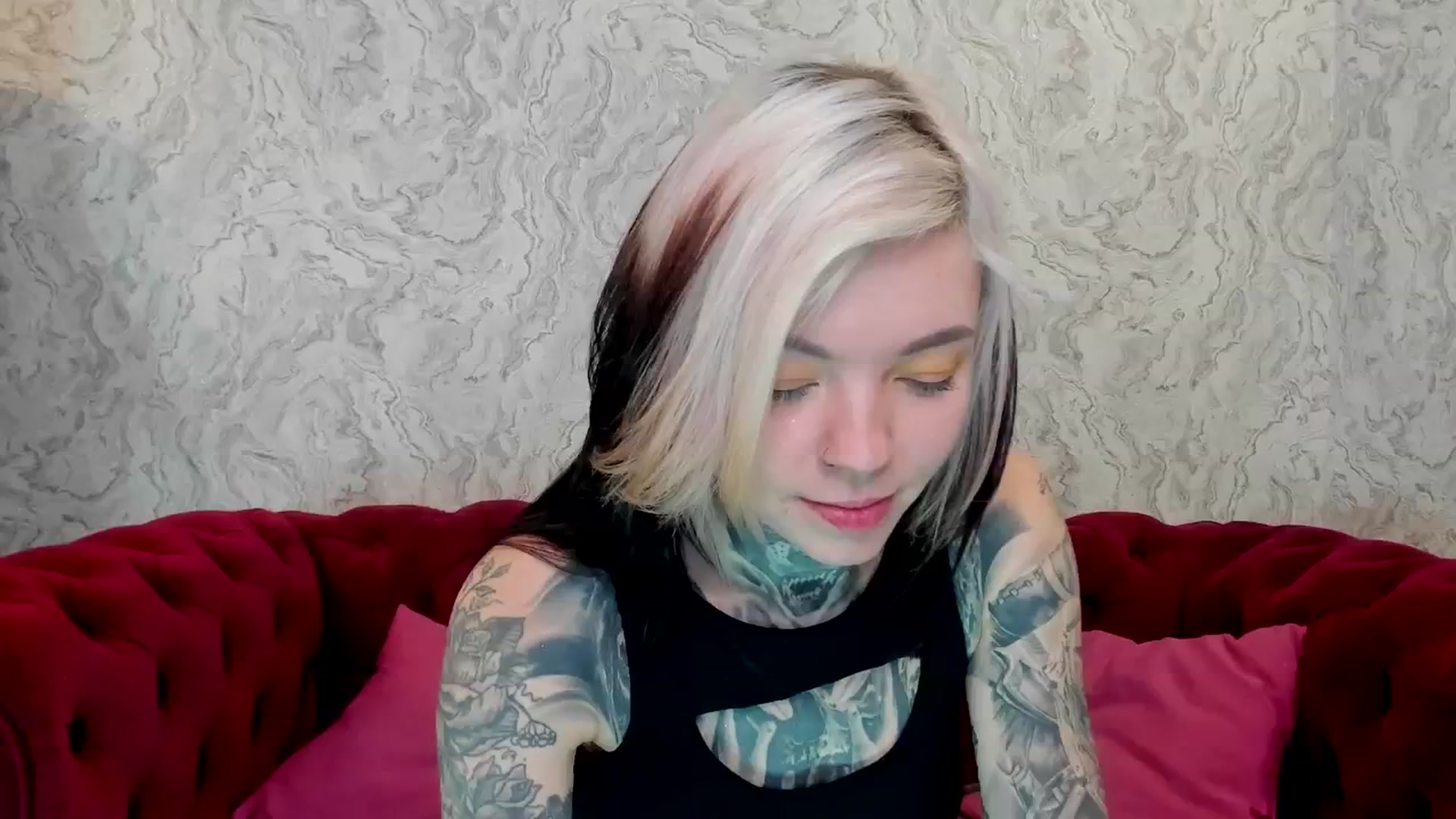 Gallery image thumbnail from LiluKayden's myfreecams stream on, 01/15/2025, 17:07 image 17 of 20