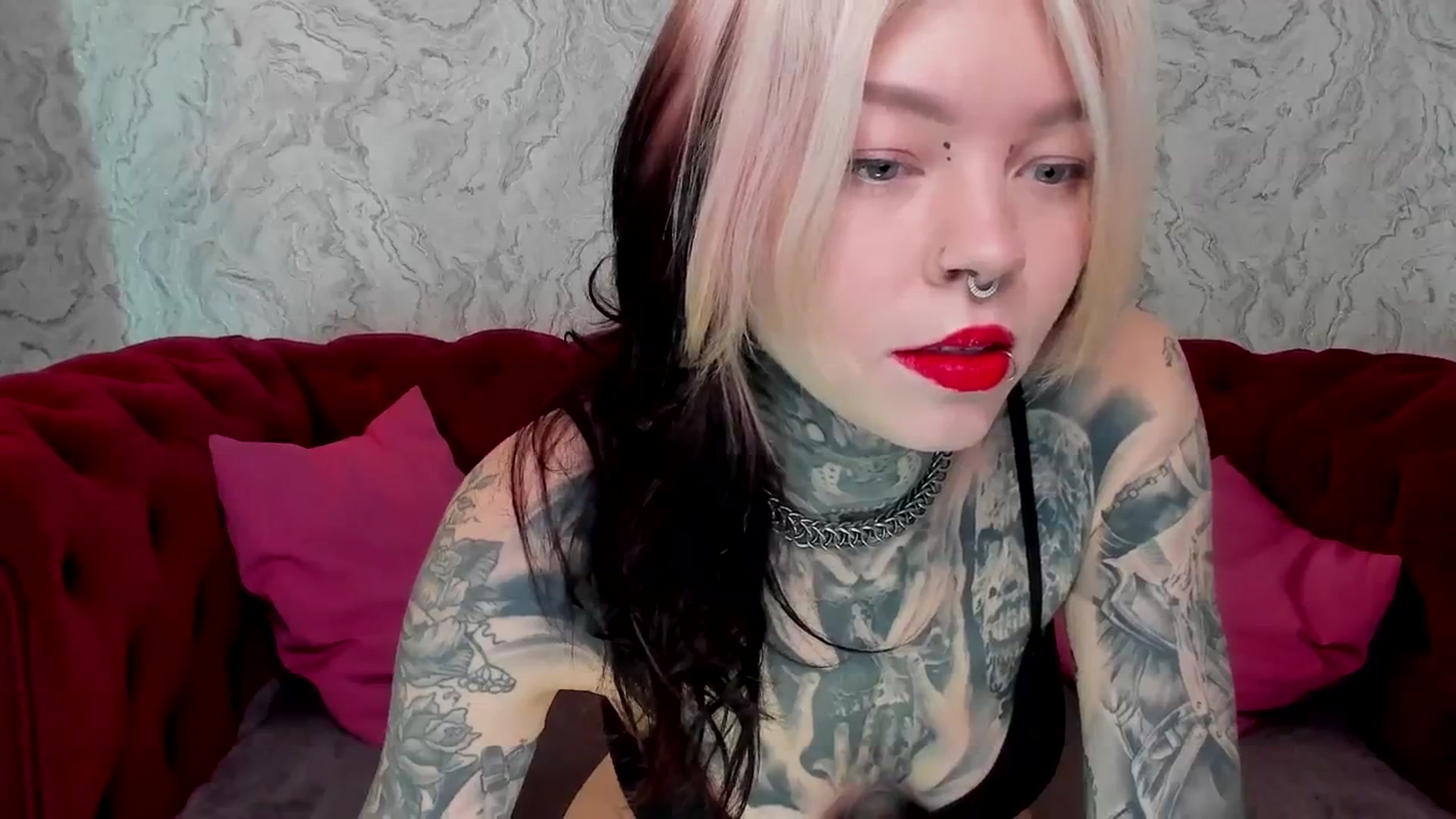 Gallery image thumbnail from LiluKayden's myfreecams stream on, 01/22/2025, 18:24 image 15 of 20