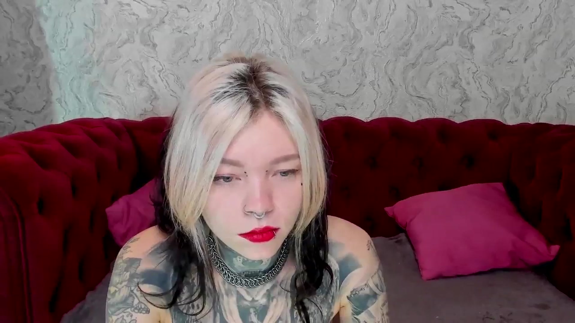 Gallery image thumbnail from LiluKayden's myfreecams stream on, 01/22/2025, 19:35 image 17 of 20