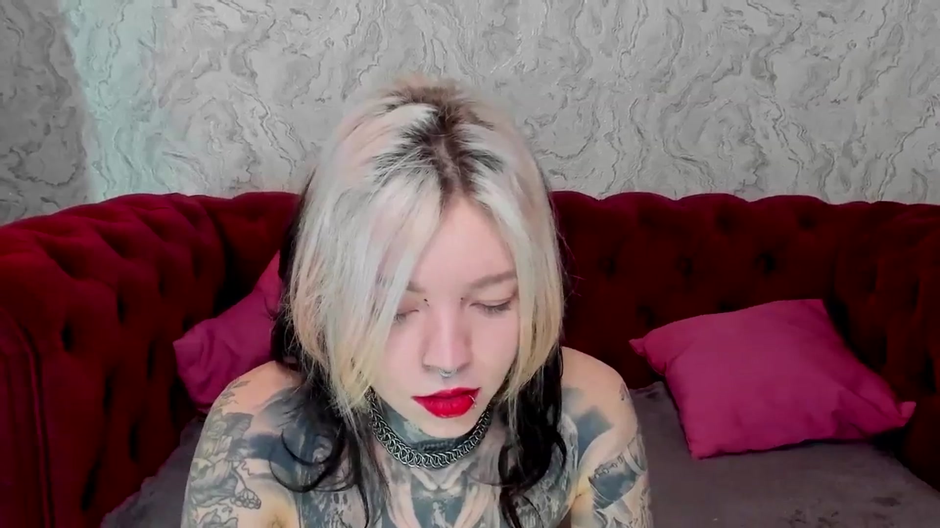 Gallery image thumbnail from LiluKayden's myfreecams stream on, 01/22/2025, 19:35 image 16 of 20