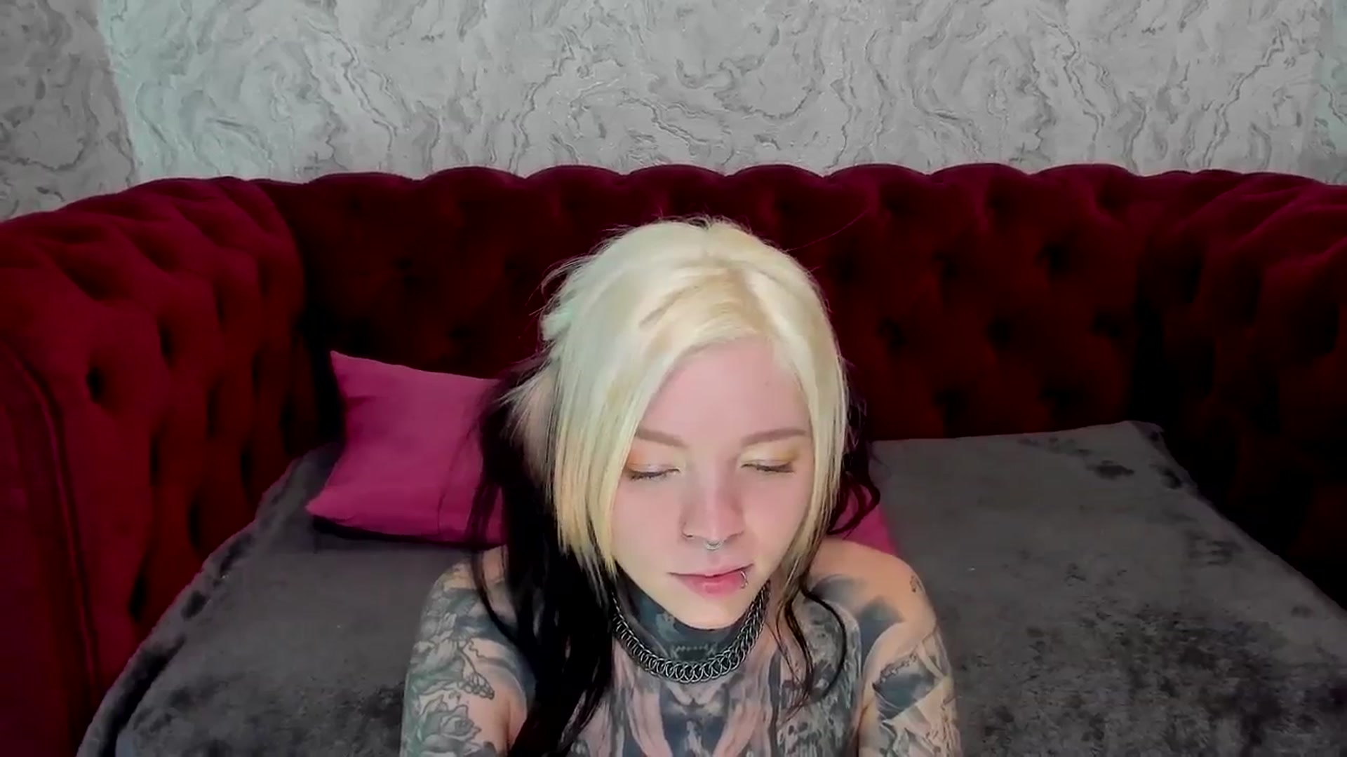 Gallery image thumbnail from LiluKayden's myfreecams stream on, 01/25/2025, 20:18 image 19 of 20