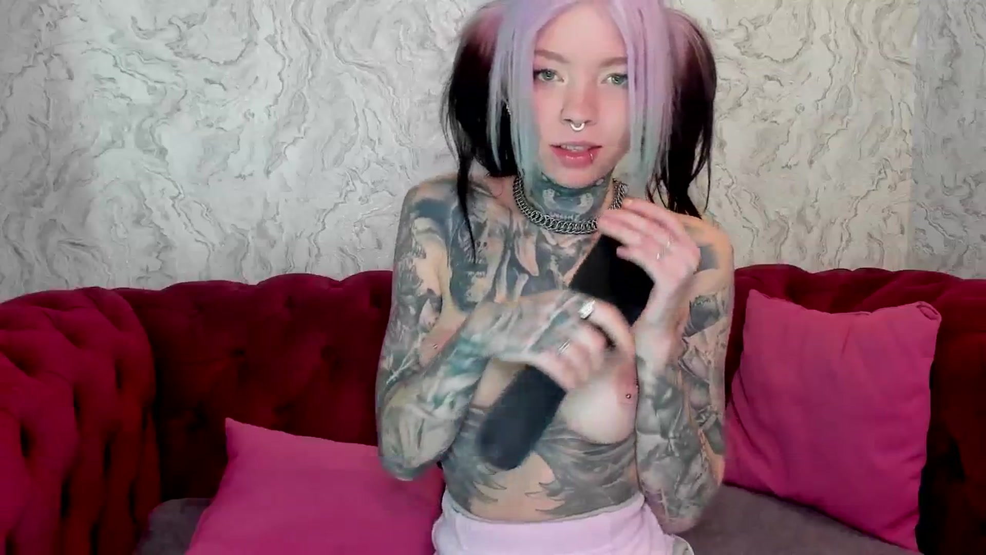 Gallery image thumbnail from LiluKayden's myfreecams stream on, 02/15/2025, 15:37 image 20 of 20