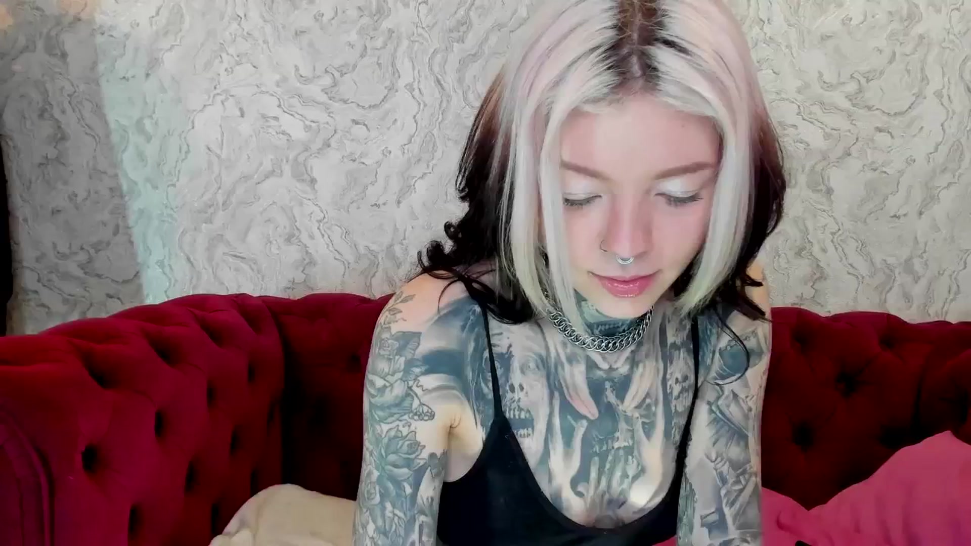 Gallery image thumbnail from LiluKayden's myfreecams stream on, 03/14/2025, 17:37 image 4 of 20