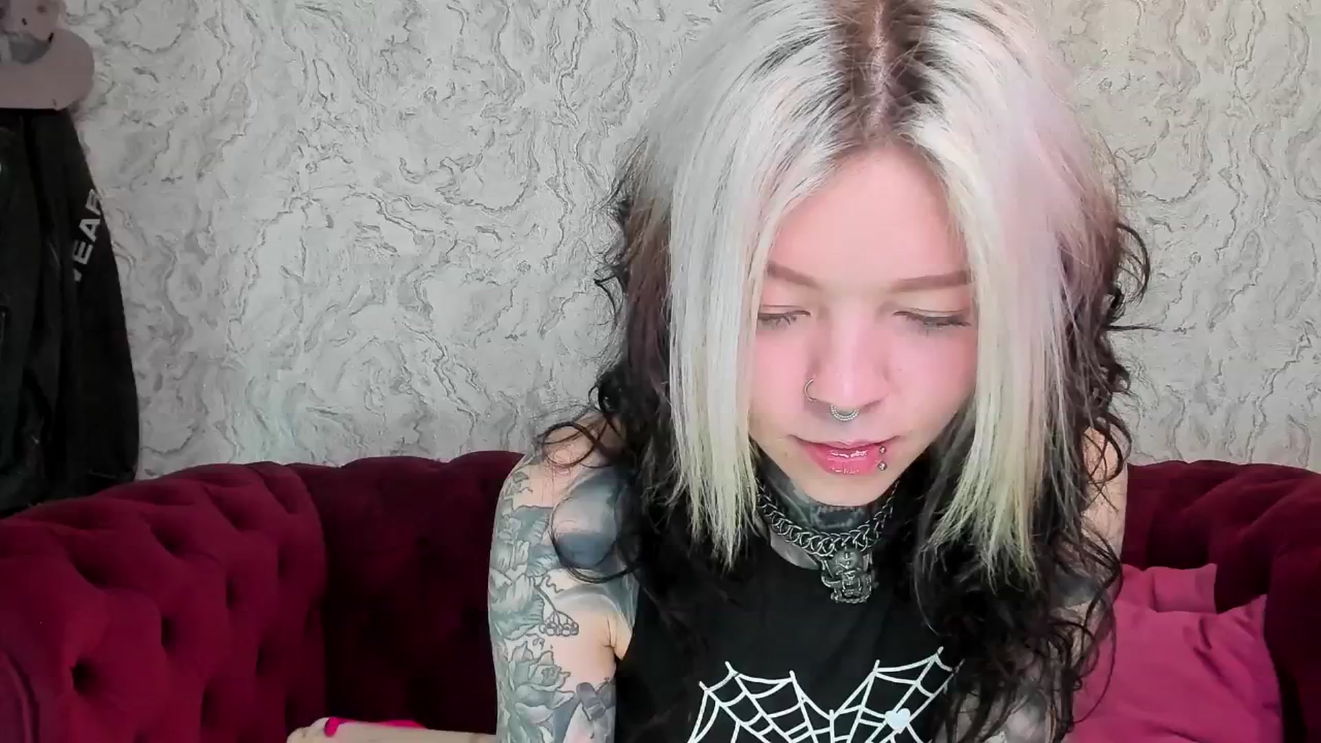 Gallery image thumbnail from LiluKayden's myfreecams stream on, 03/30/2025, 17:20 image 4 of 20
