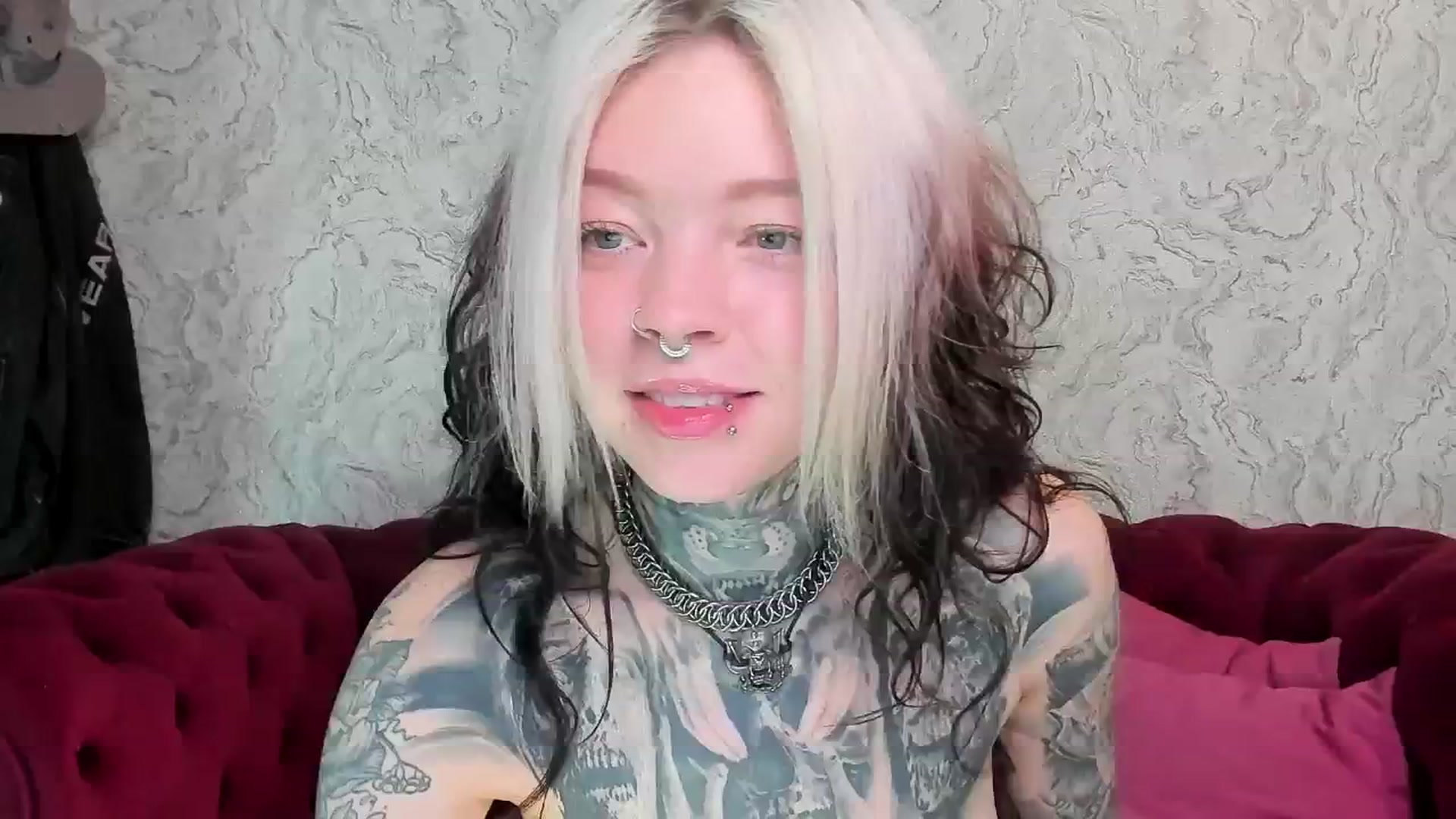 Gallery image thumbnail from LiluKayden's myfreecams stream on, 03/30/2025, 17:20 image 6 of 20