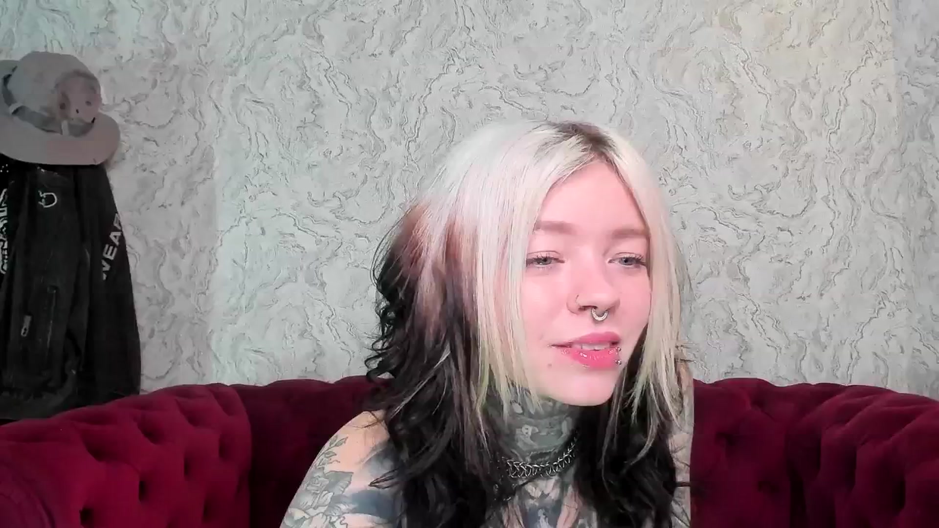 Gallery image thumbnail from LiluKayden's myfreecams stream on, 03/31/2025, 18:10 image 14 of 20