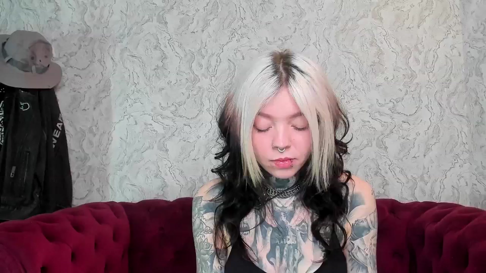 Gallery image thumbnail from LiluKayden's myfreecams stream on, 03/31/2025, 18:10 image 8 of 20