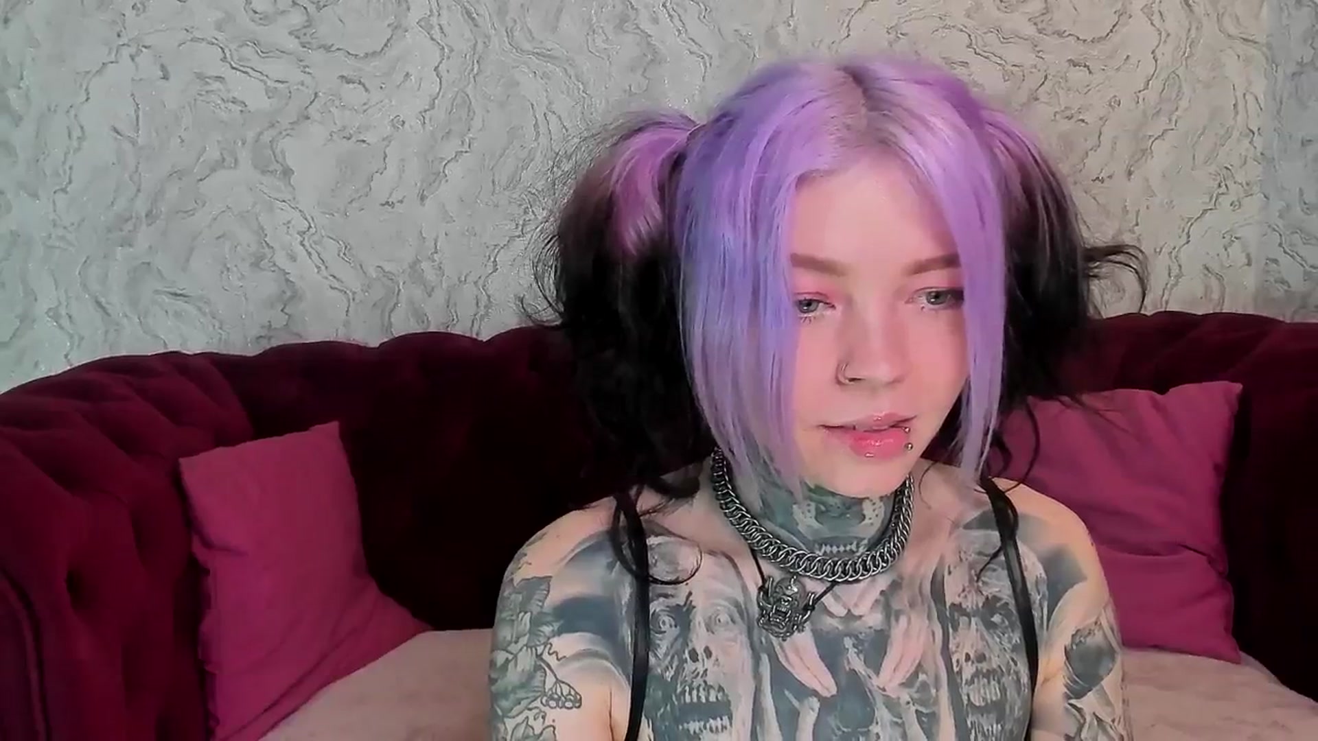 Gallery image thumbnail from LiluKayden's myfreecams stream on, 04/14/2025, 17:28 image 18 of 20