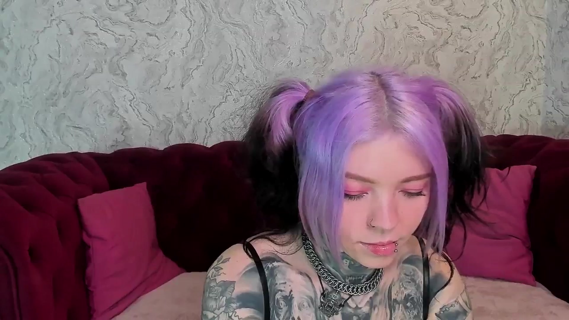 Gallery image thumbnail from LiluKayden's myfreecams stream on, 04/14/2025, 17:28 image 13 of 20