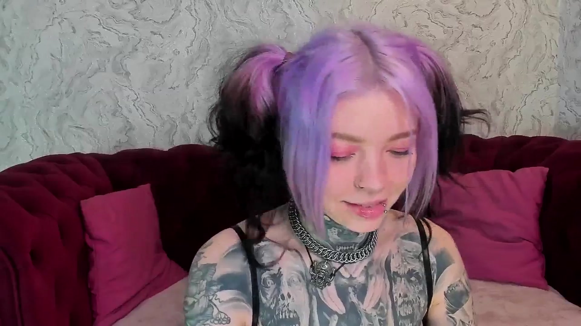 Gallery image thumbnail from LiluKayden's myfreecams stream on, 04/14/2025, 17:28 image 3 of 20