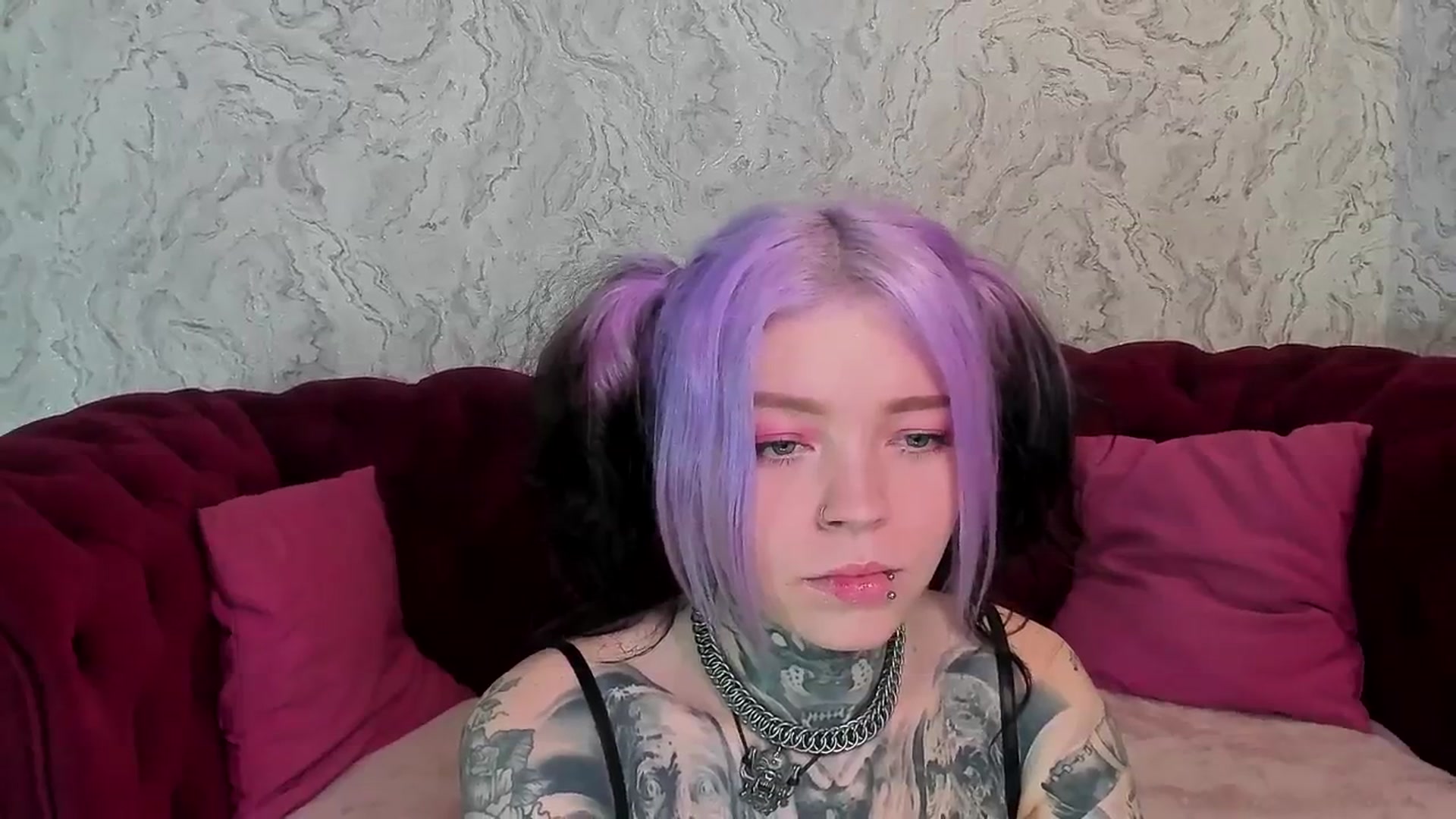 Gallery image thumbnail from LiluKayden's myfreecams stream on, 04/14/2025, 17:28 image 15 of 20