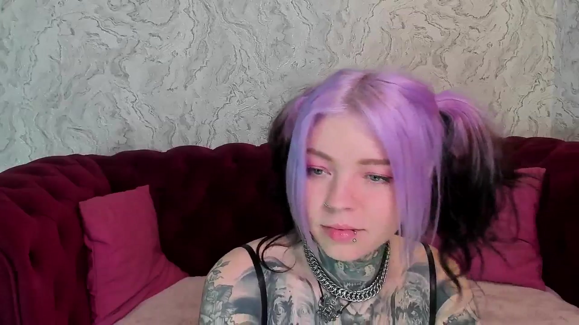 Gallery image thumbnail from LiluKayden's myfreecams stream on, 04/14/2025, 17:28 image 14 of 20