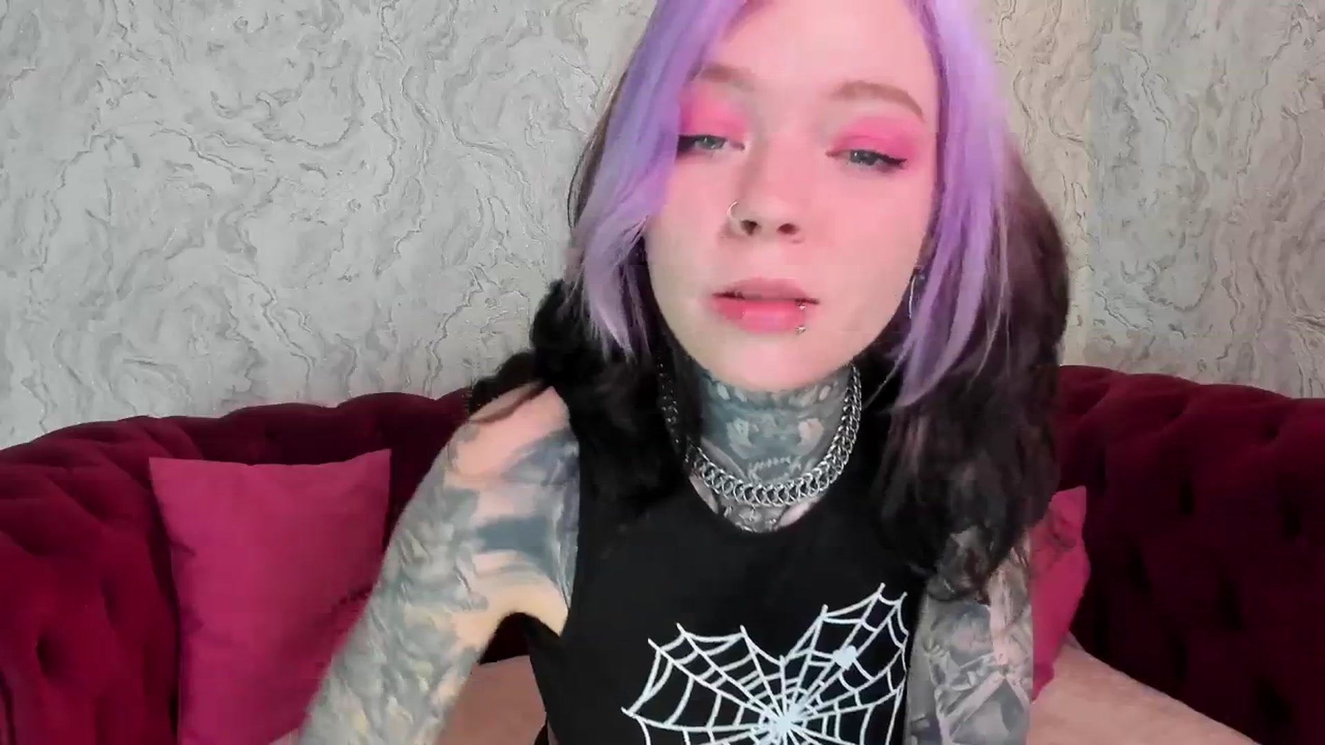 Gallery image thumbnail from LiluKayden's myfreecams stream on, 04/15/2025, 17:12 image 6 of 20