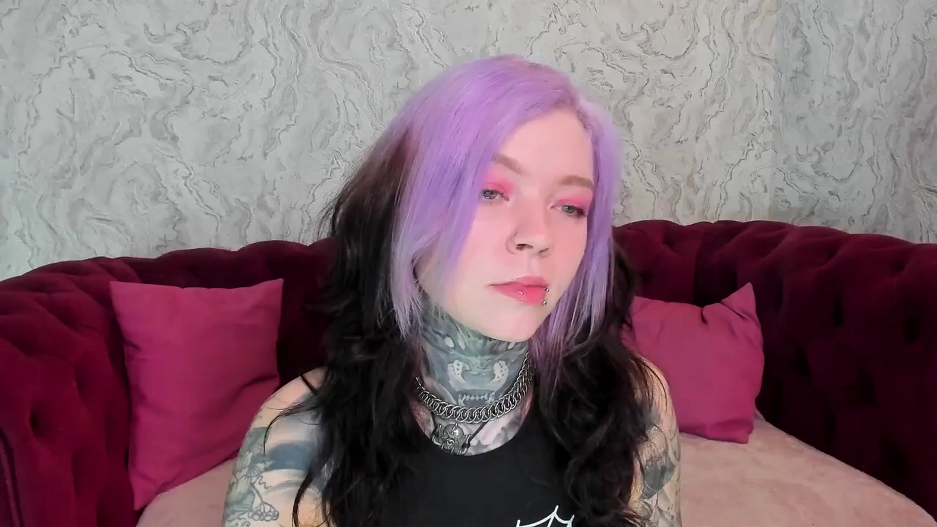 Gallery image thumbnail from LiluKayden's myfreecams stream on, 04/15/2025, 17:12 image 4 of 20