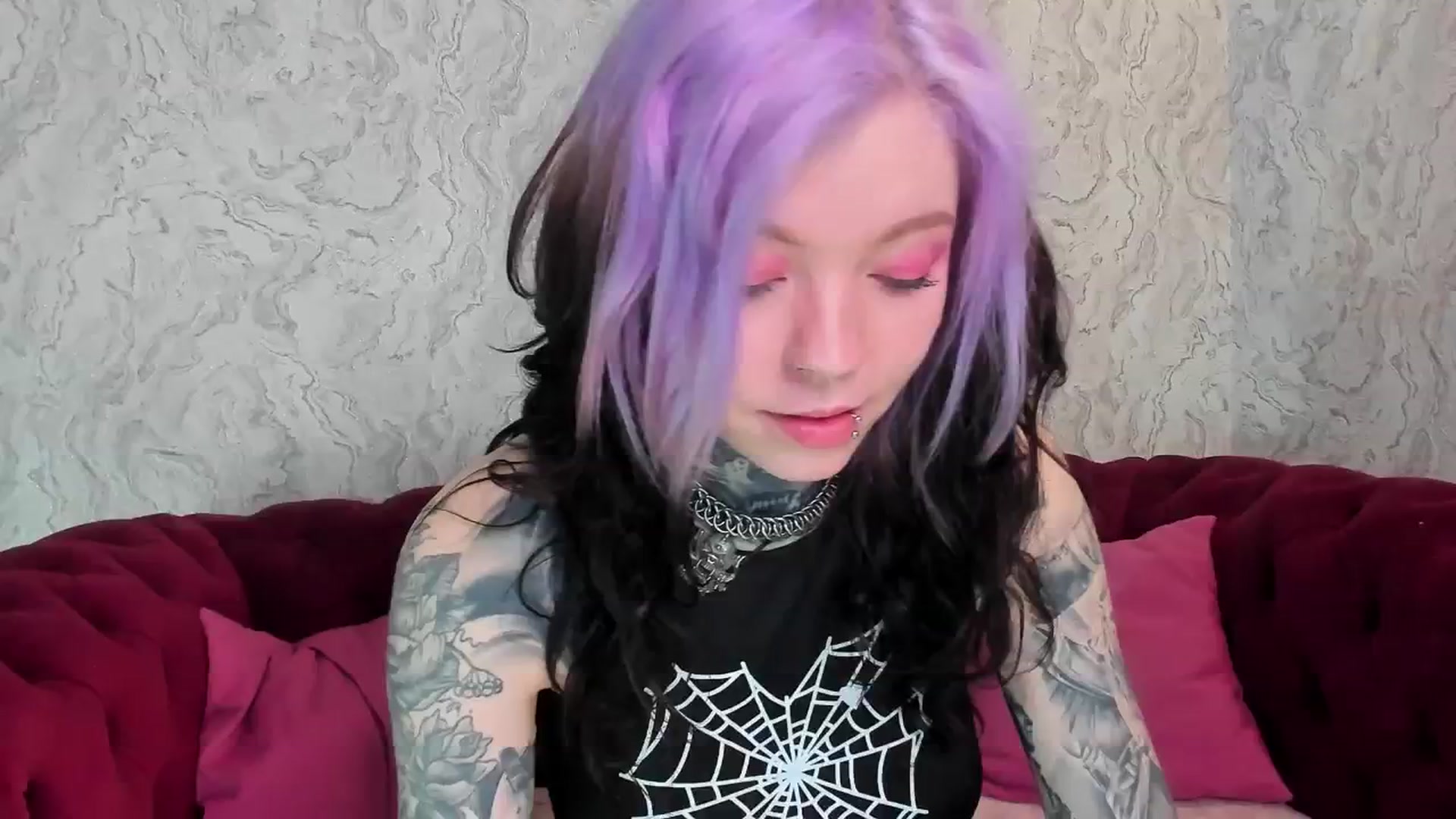 Gallery image thumbnail from LiluKayden's myfreecams stream on, 04/15/2025, 18:27 image 6 of 20