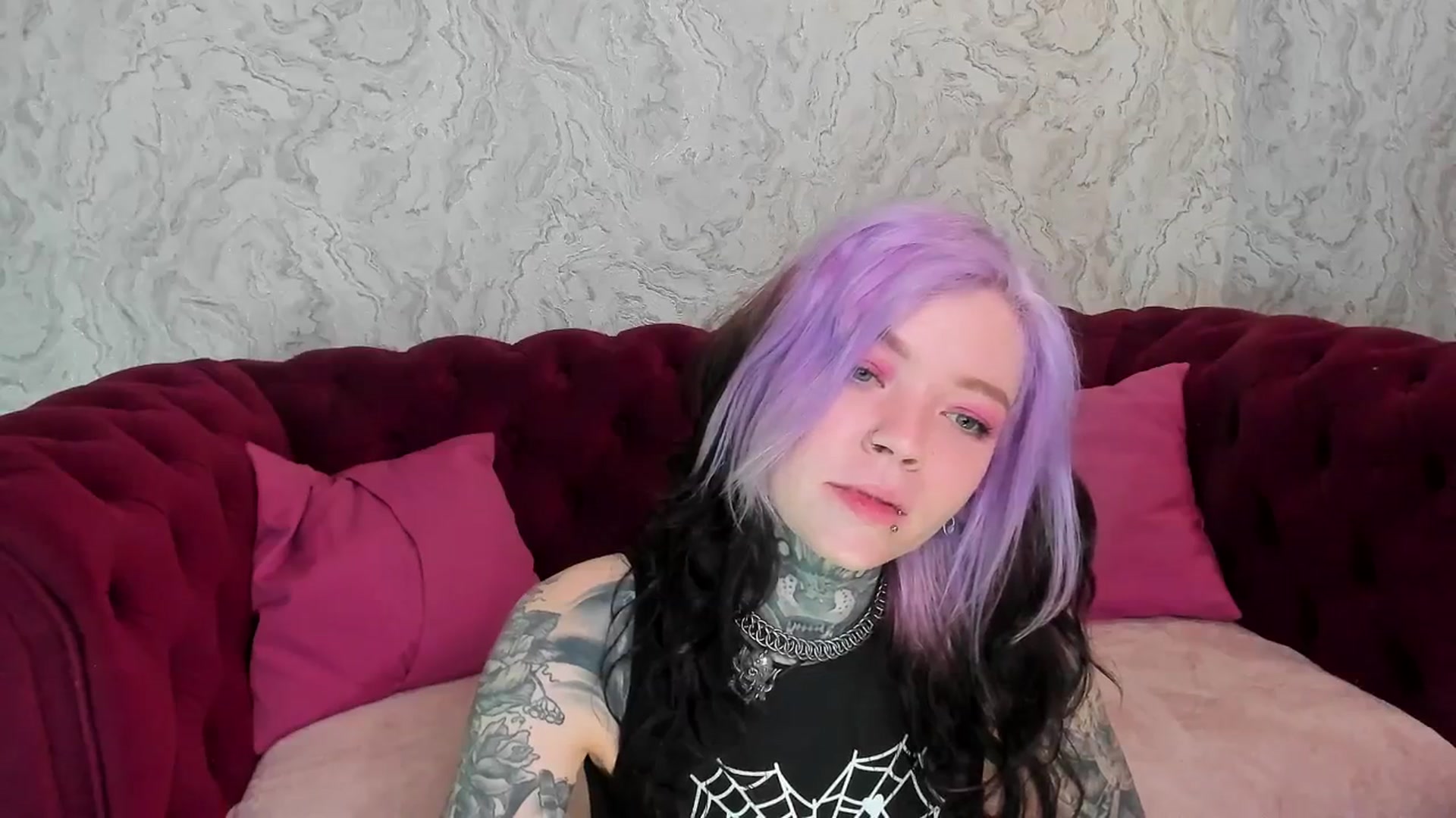 Gallery image thumbnail from LiluKayden's myfreecams stream on, 04/15/2025, 18:27 image 12 of 20