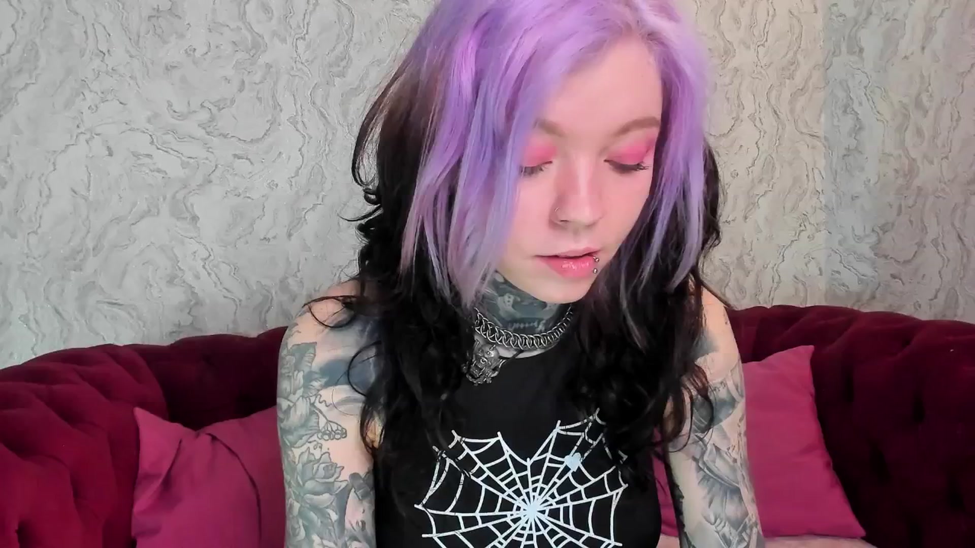 Gallery image thumbnail from LiluKayden's myfreecams stream on, 04/15/2025, 18:27 image 5 of 20