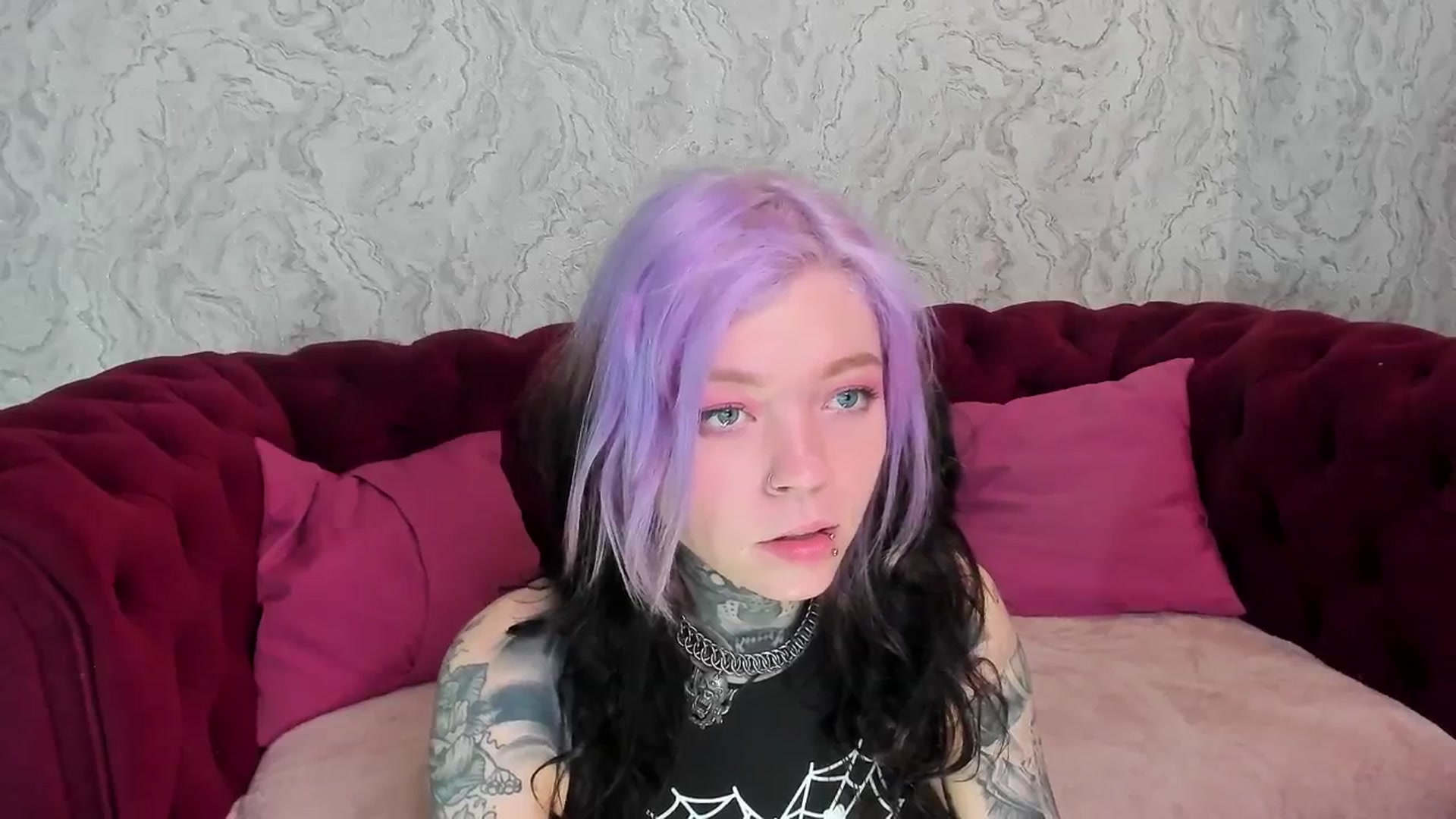 Gallery image thumbnail from LiluKayden's myfreecams stream on, 04/15/2025, 18:27 image 18 of 20