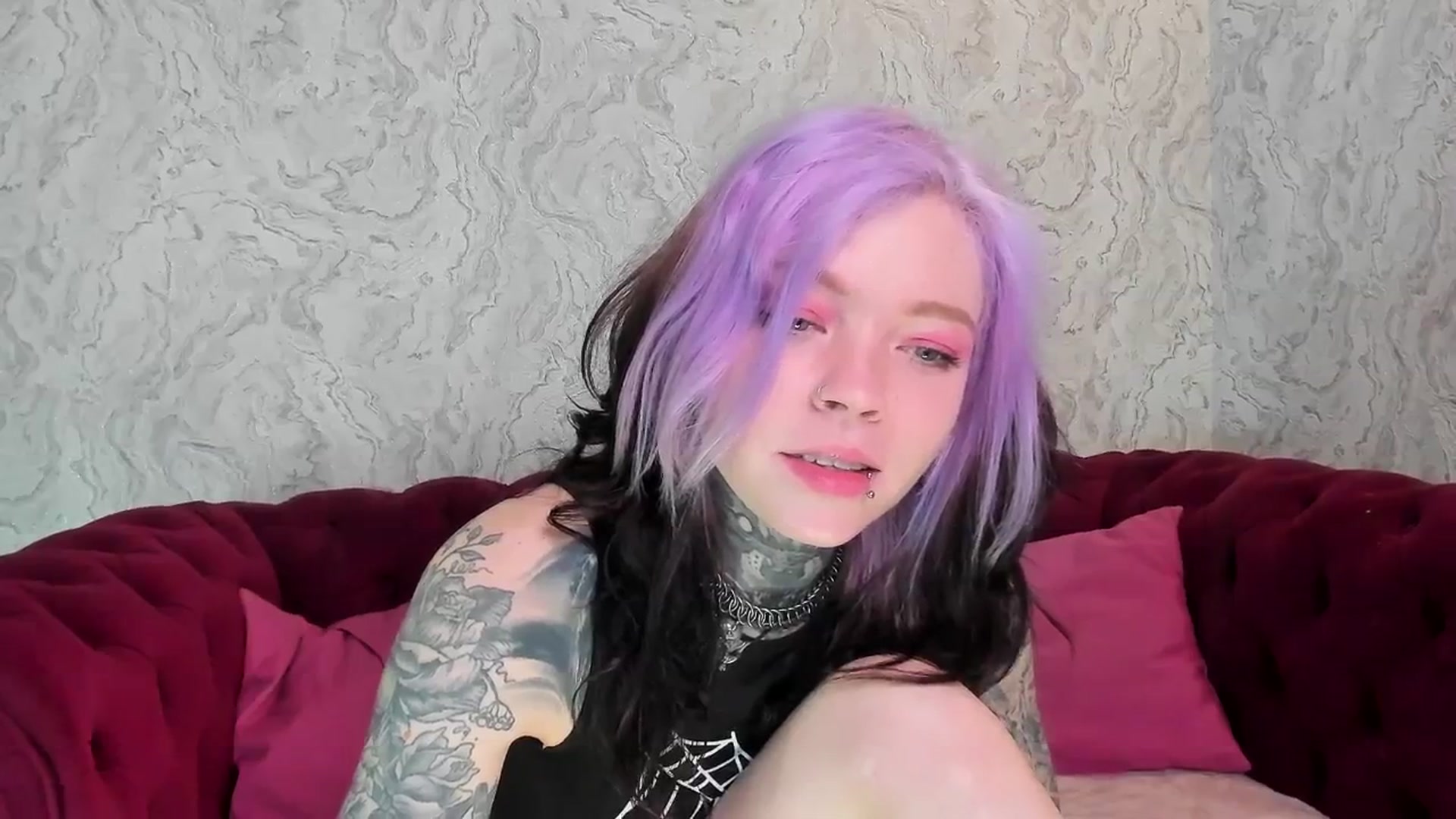 Gallery image thumbnail from LiluKayden's myfreecams stream on, 04/15/2025, 18:27 image 15 of 20