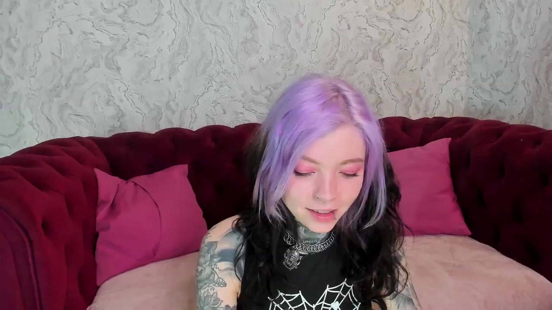 Gallery image thumbnail from LiluKayden's myfreecams stream on, 04/15/2025, 18:27 image 13 of 20
