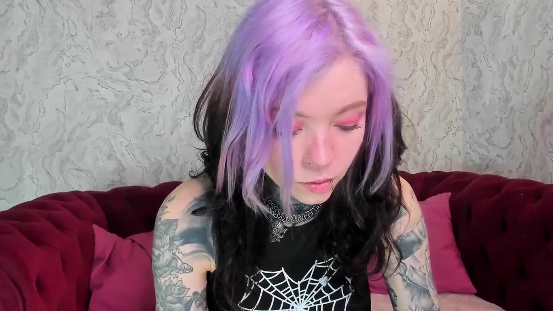 Gallery image thumbnail from LiluKayden's myfreecams stream on, 04/15/2025, 18:27 image 17 of 20