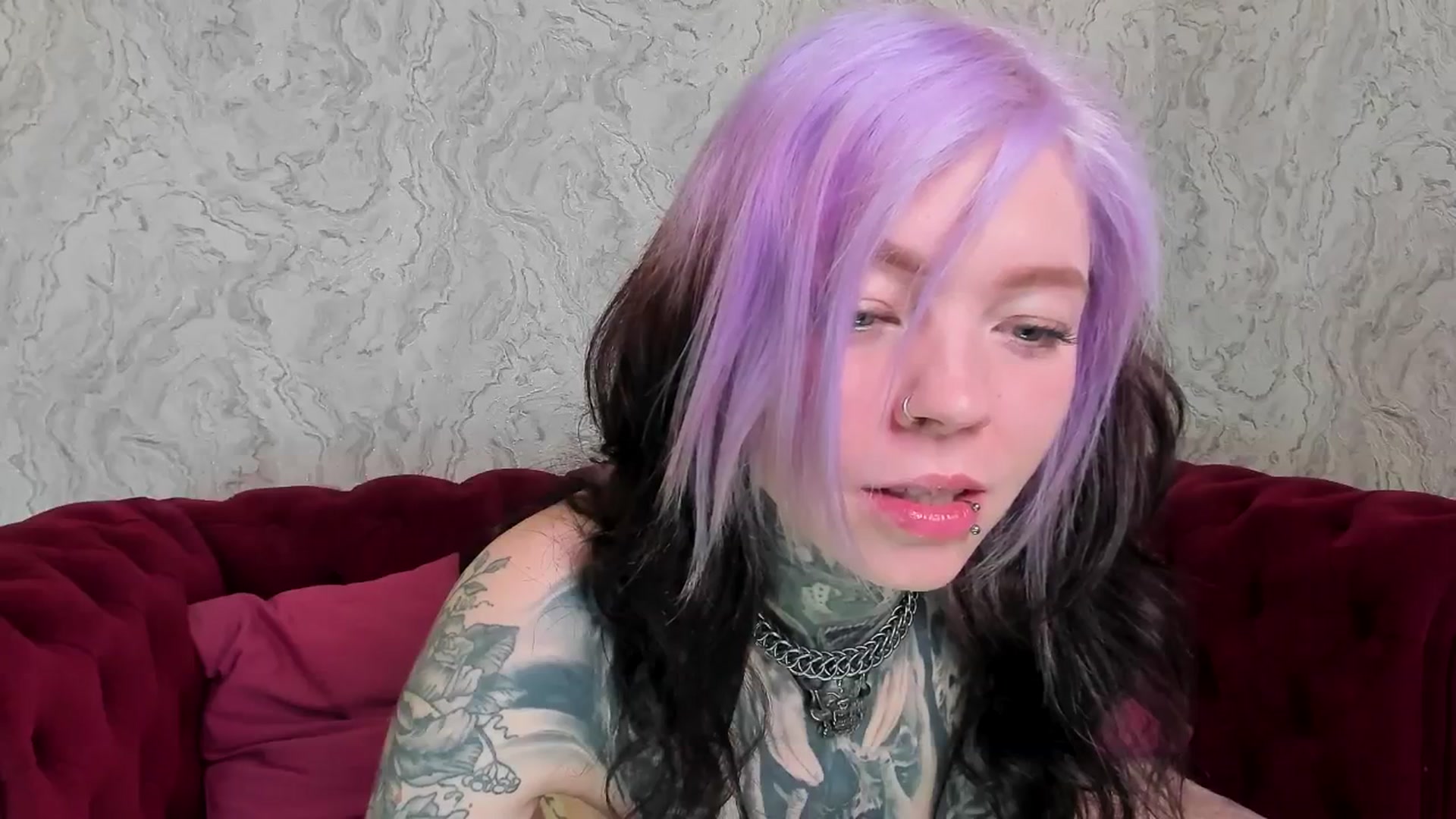 Gallery image thumbnail from LiluKayden's myfreecams stream on, 04/16/2025, 16:36 image 13 of 20