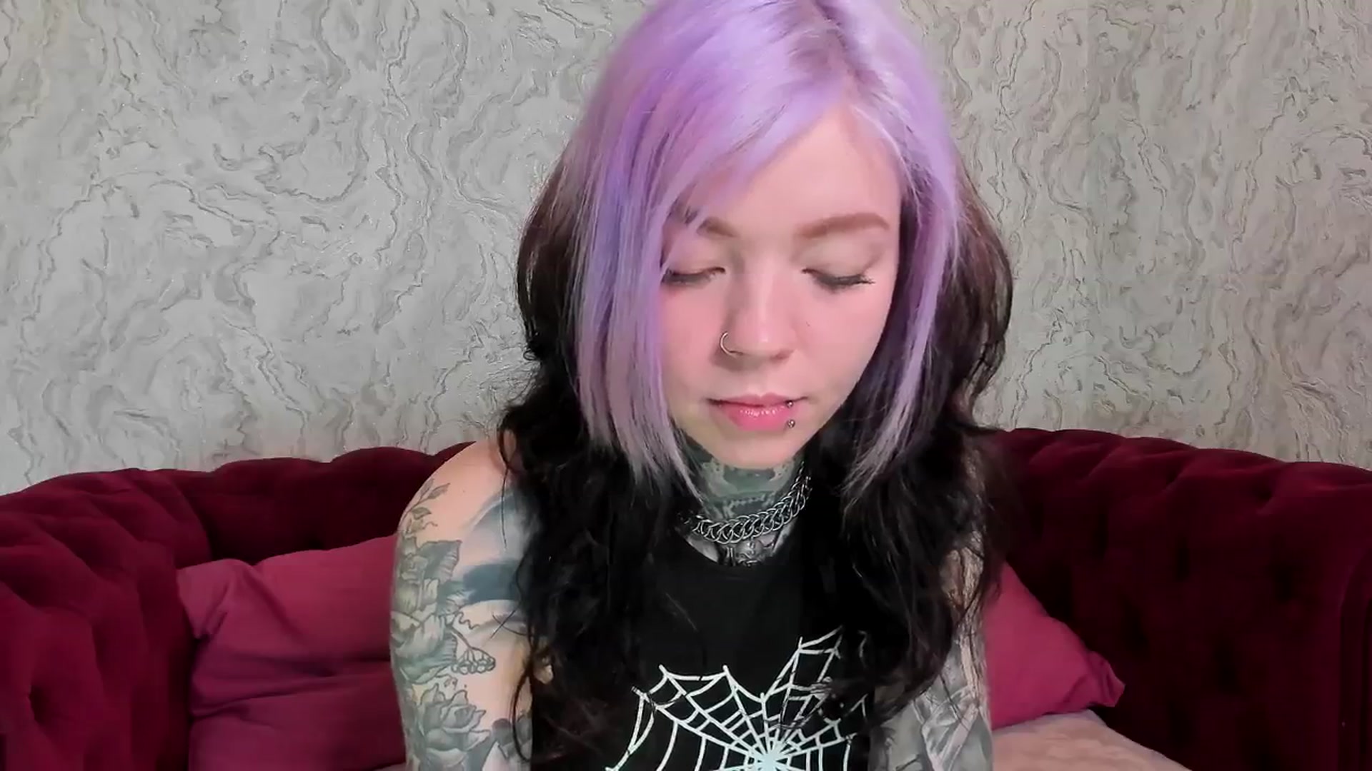 Gallery image thumbnail from LiluKayden's myfreecams stream on, 04/16/2025, 16:36 image 15 of 20