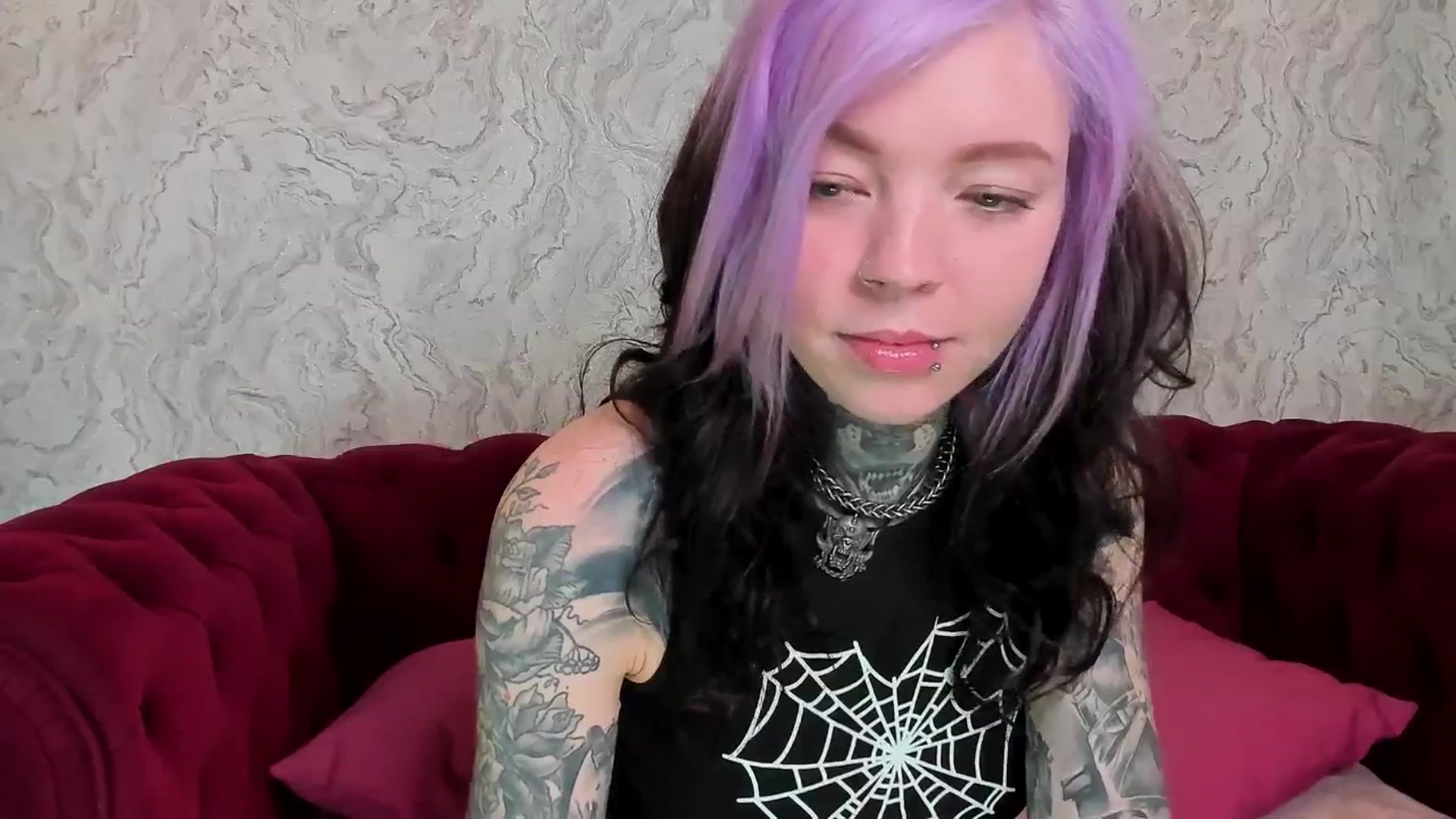 Gallery image thumbnail from LiluKayden's myfreecams stream on, 04/16/2025, 17:10 image 13 of 20