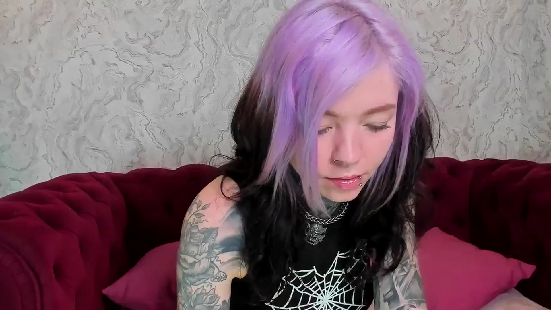 Gallery image thumbnail from LiluKayden's myfreecams stream on, 04/16/2025, 17:10 image 20 of 20