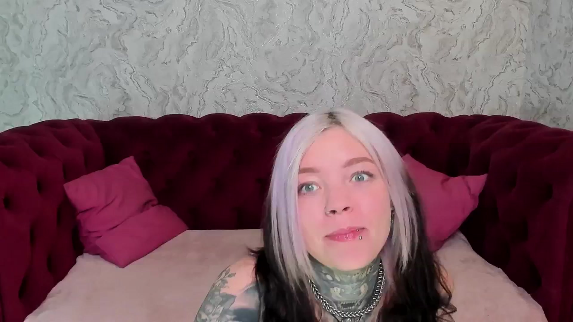 Gallery image thumbnail from LiluKayden's myfreecams stream on, 04/28/2025, 14:26 image 6 of 20
