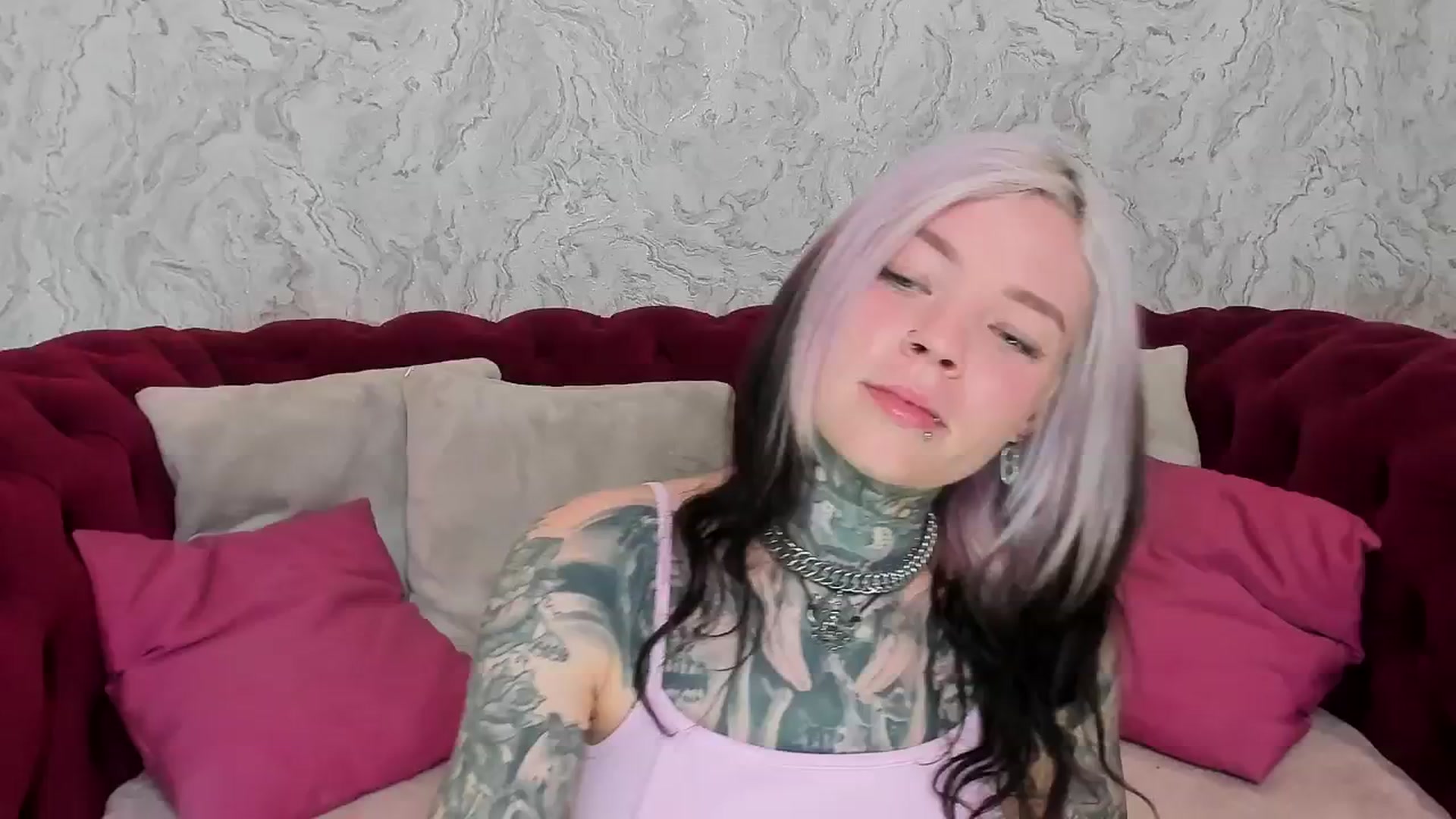 Gallery image thumbnail from LiluKayden's myfreecams stream on, 04/29/2025, 15:43 image 13 of 20