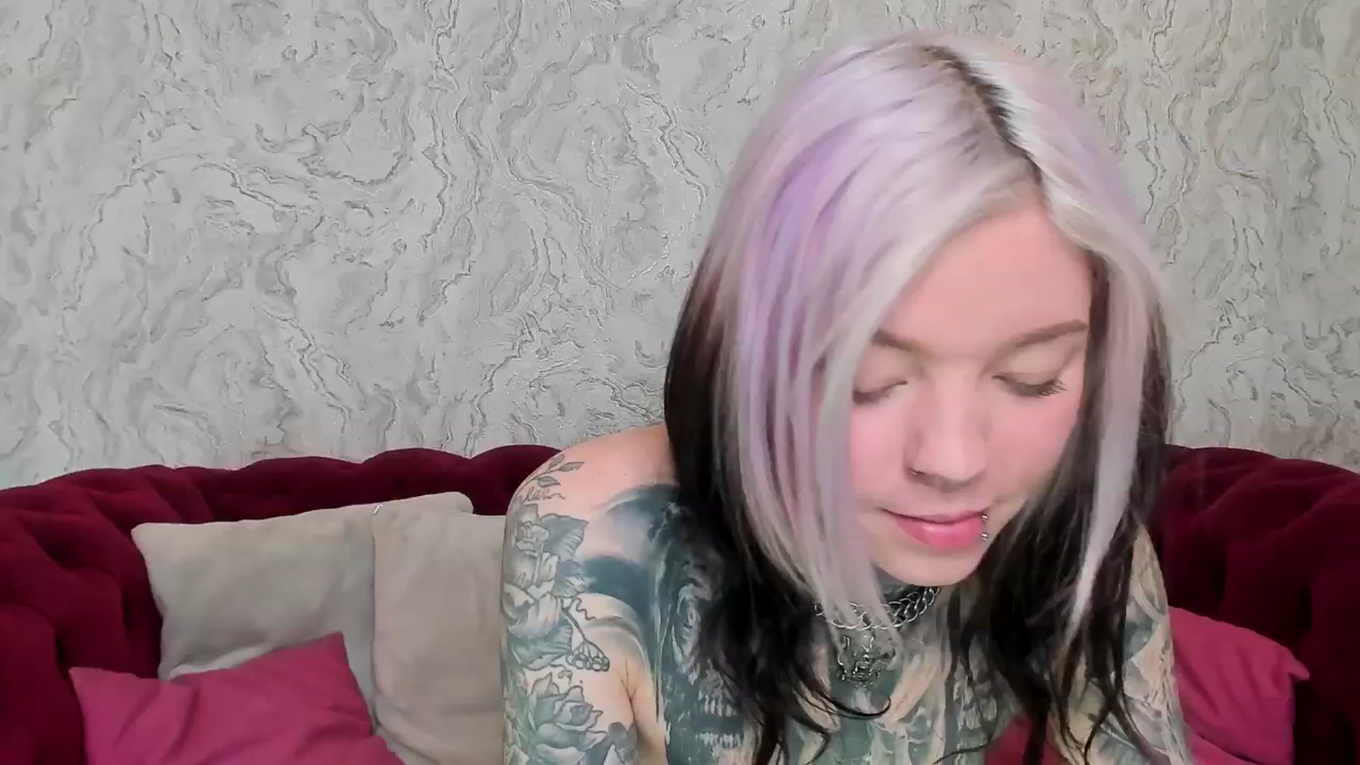 Gallery image thumbnail from LiluKayden's myfreecams stream on, 04/29/2025, 15:43 image 10 of 20